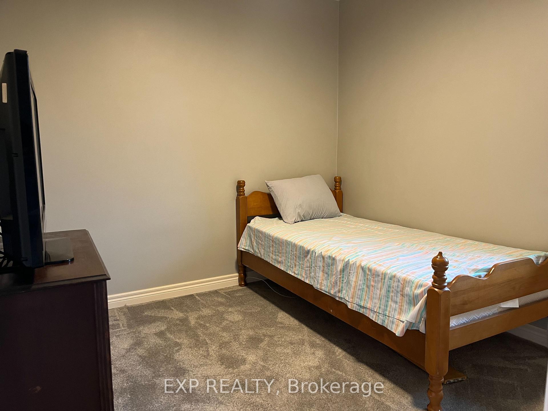 Photo 23 of 30 Stewart Street, Kitchener — HOMEH