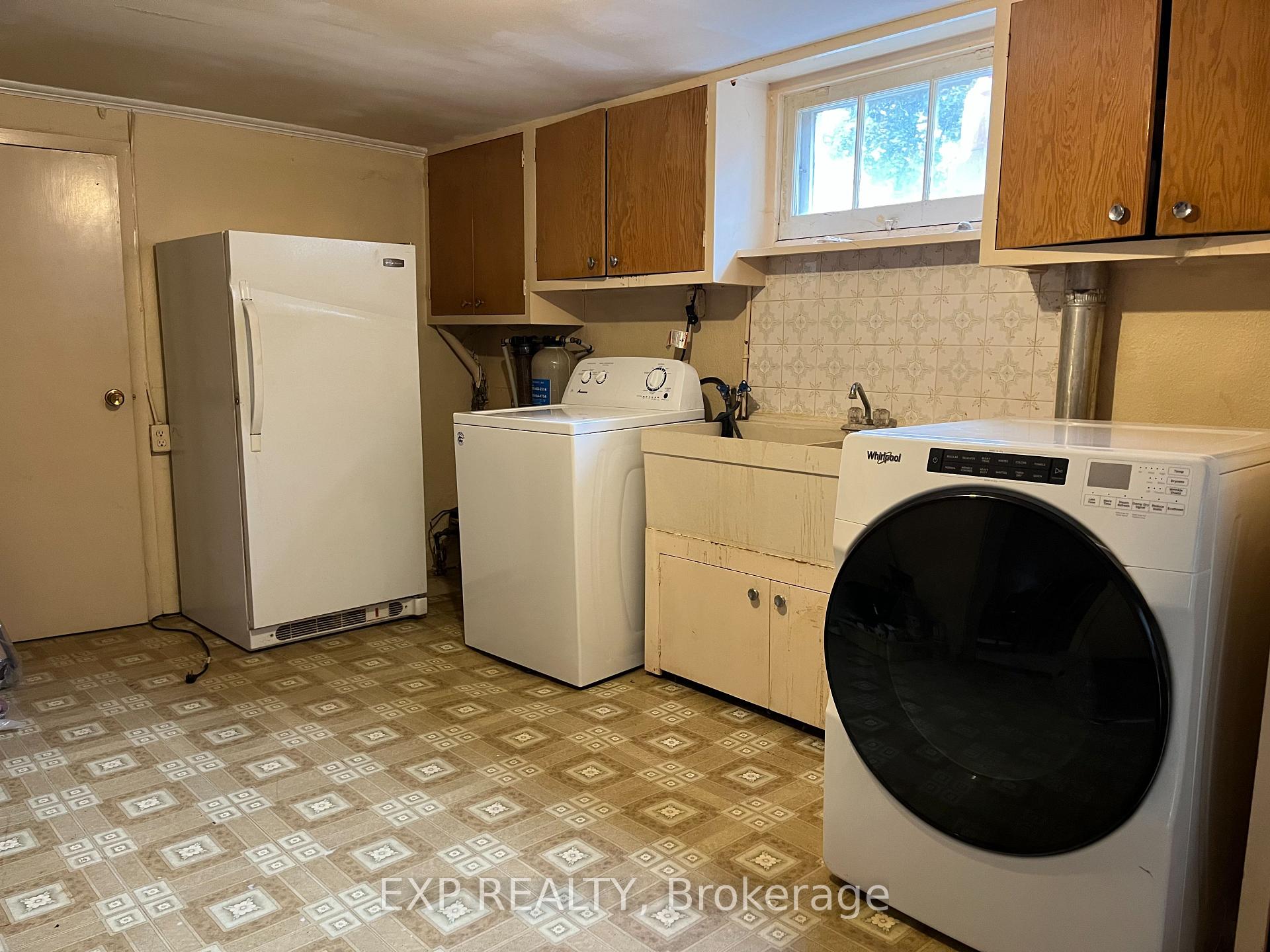 Photo 28 of 30 Stewart Street, Kitchener — HOMEH