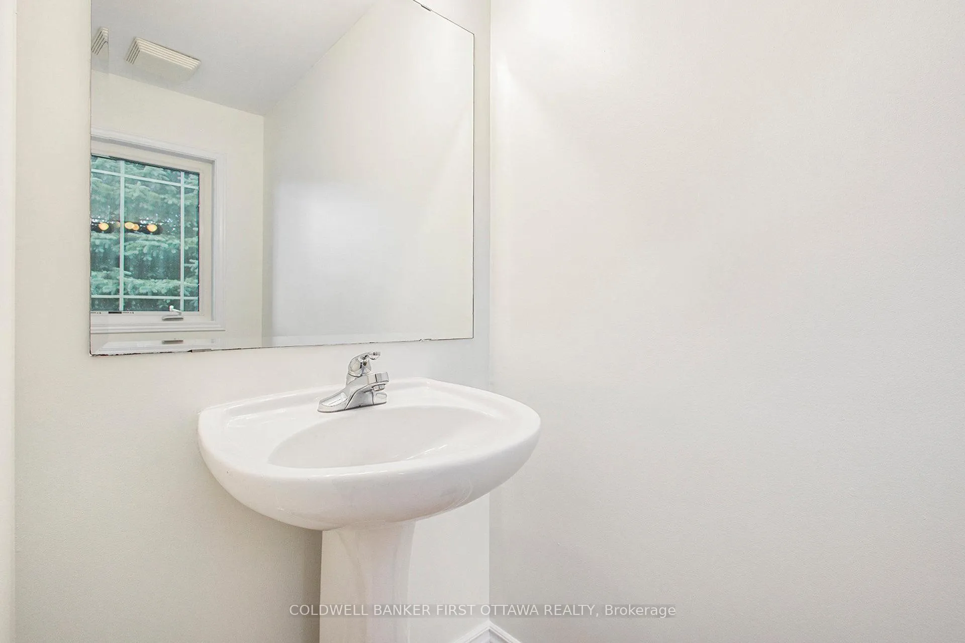 Photo 5 of 508 Pepperville Crescent, Ottawa, Kanata - Emerald Meadows/Trailwest — HOMEH
