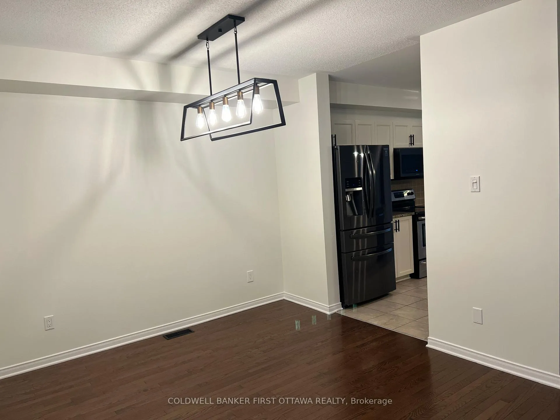 Photo 13 of 508 Pepperville Crescent, Ottawa, Kanata - Emerald Meadows/Trailwest — HOMEH