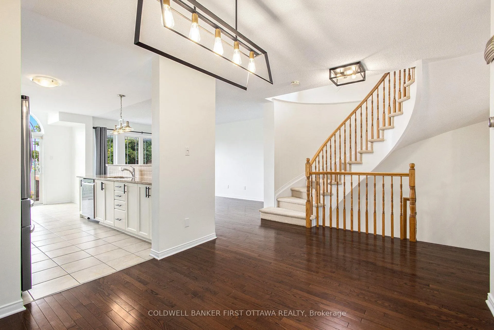 Photo 14 of 508 Pepperville Crescent, Ottawa, Kanata - Emerald Meadows/Trailwest — HOMEH