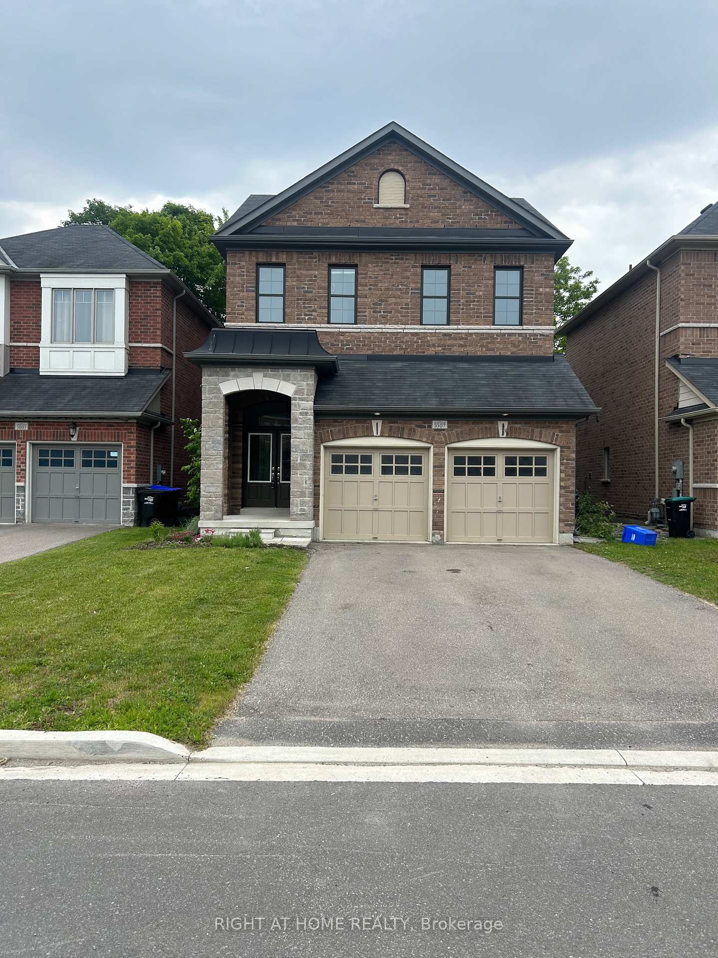 Front of 1007 Abram Court