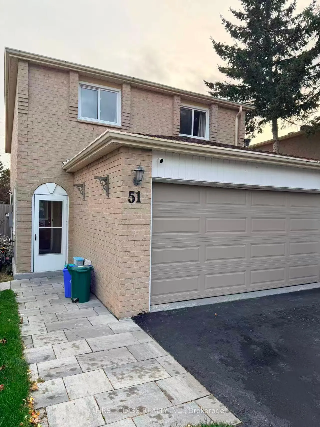 Front of Unit Lower, 51 Chase Court