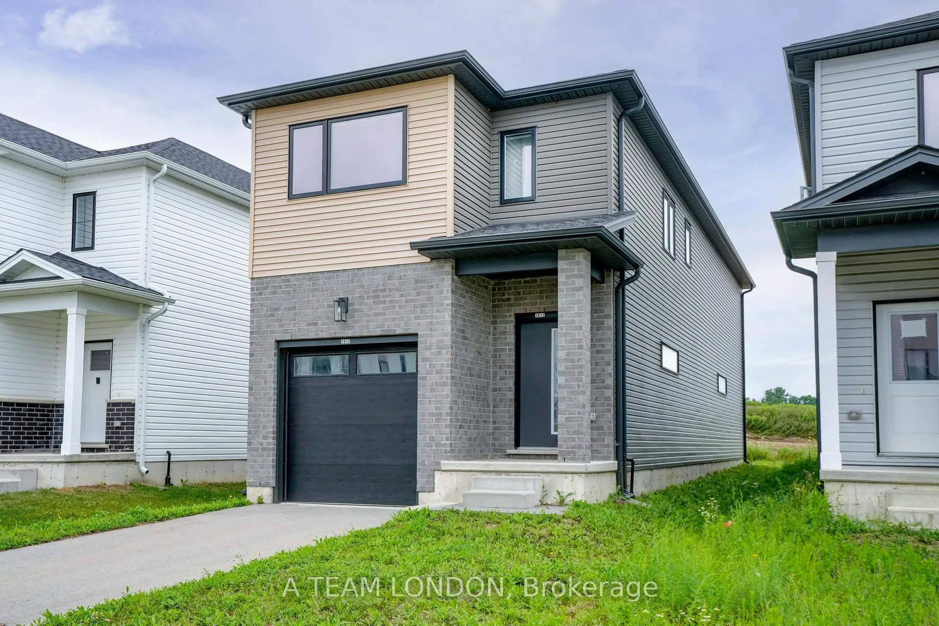 Front of 1612 Capri Crescent