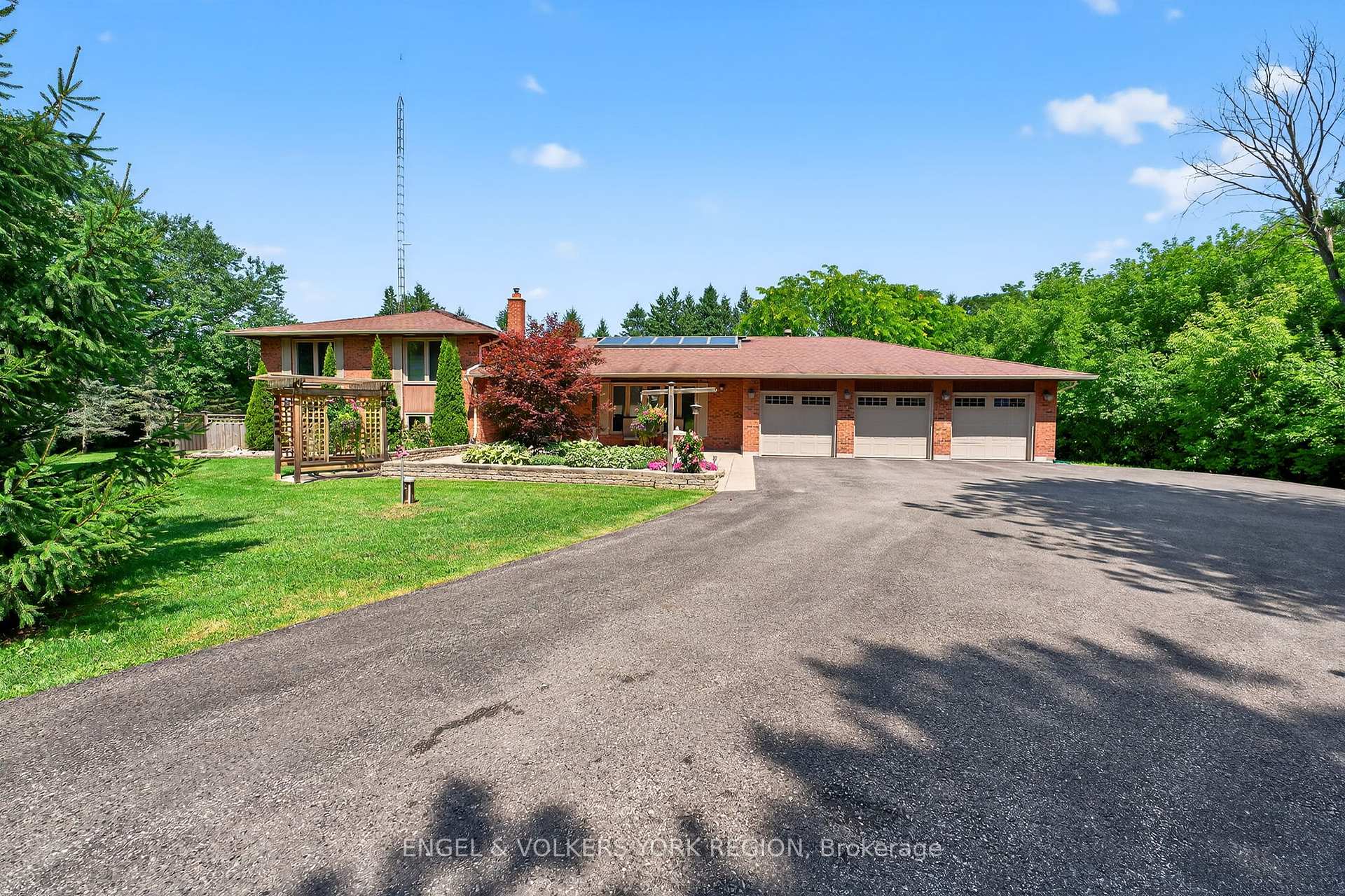 Photo 1 of 90 Dearbourne Avenue, King, Rural King — HOMEH