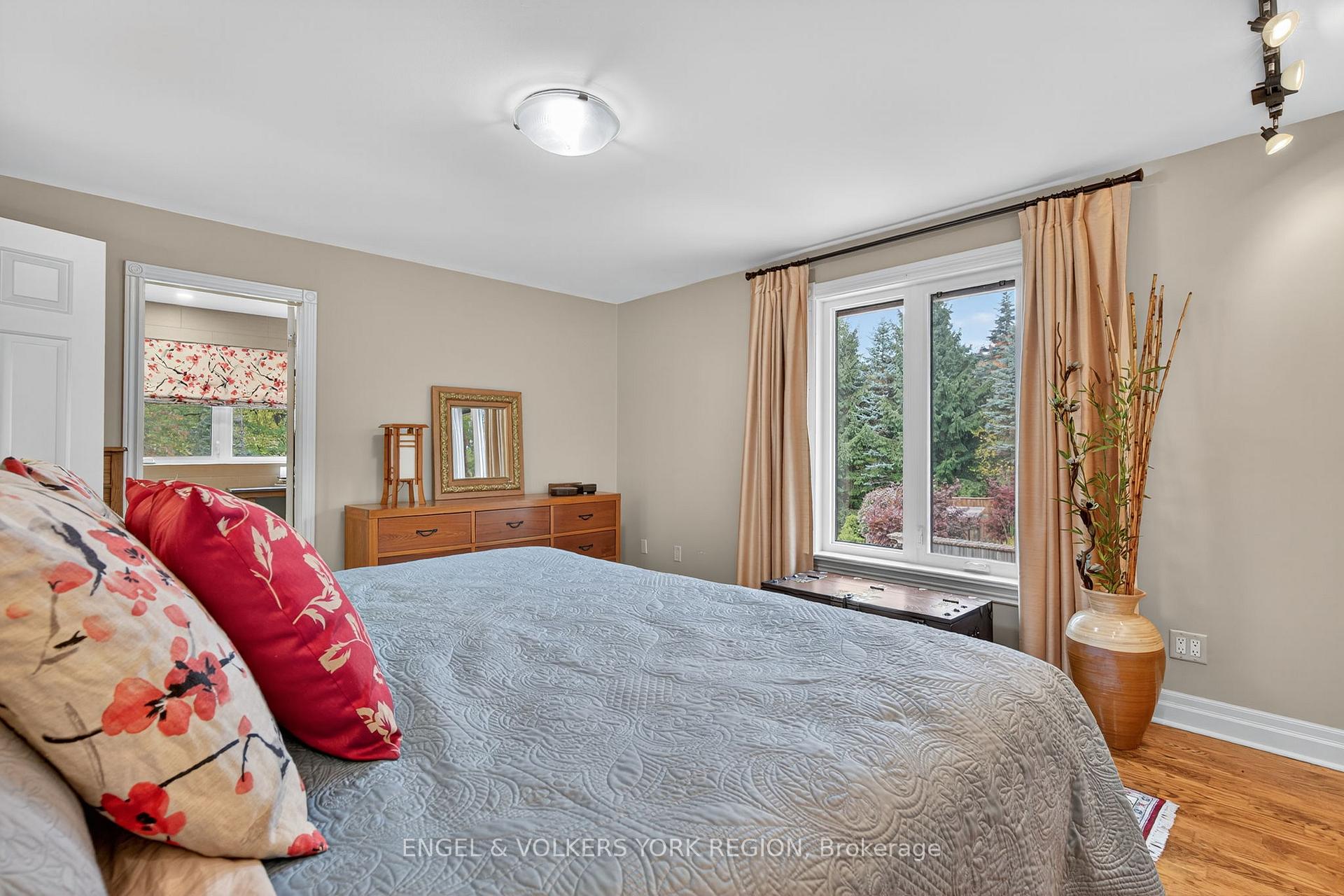 Photo 20 of 90 Dearbourne Avenue, King, Rural King — HOMEH