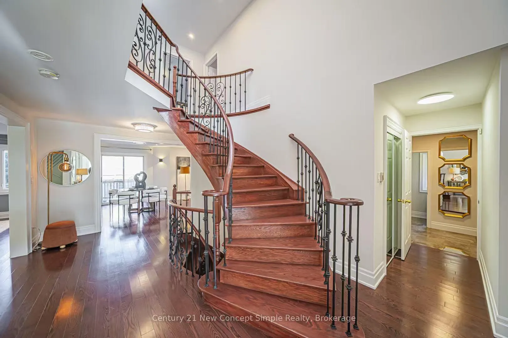 Photo 8 of 3 Moses Crescent, Markham, Cachet — HOMEH