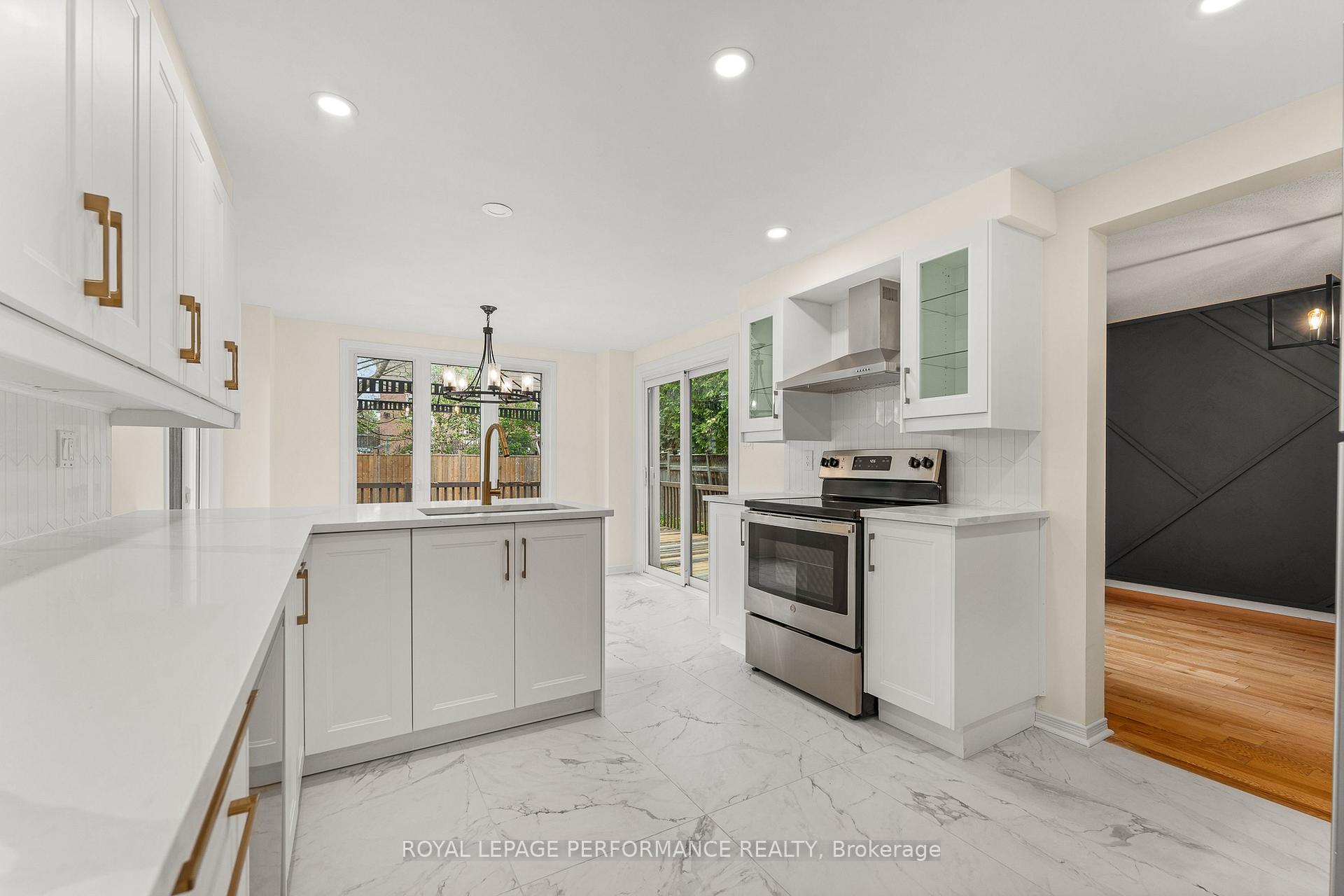 Photo 6 of 215 Walden Drive, Ottawa, Kanata - Kanata Lakes/Heritage Hills — HOMEH