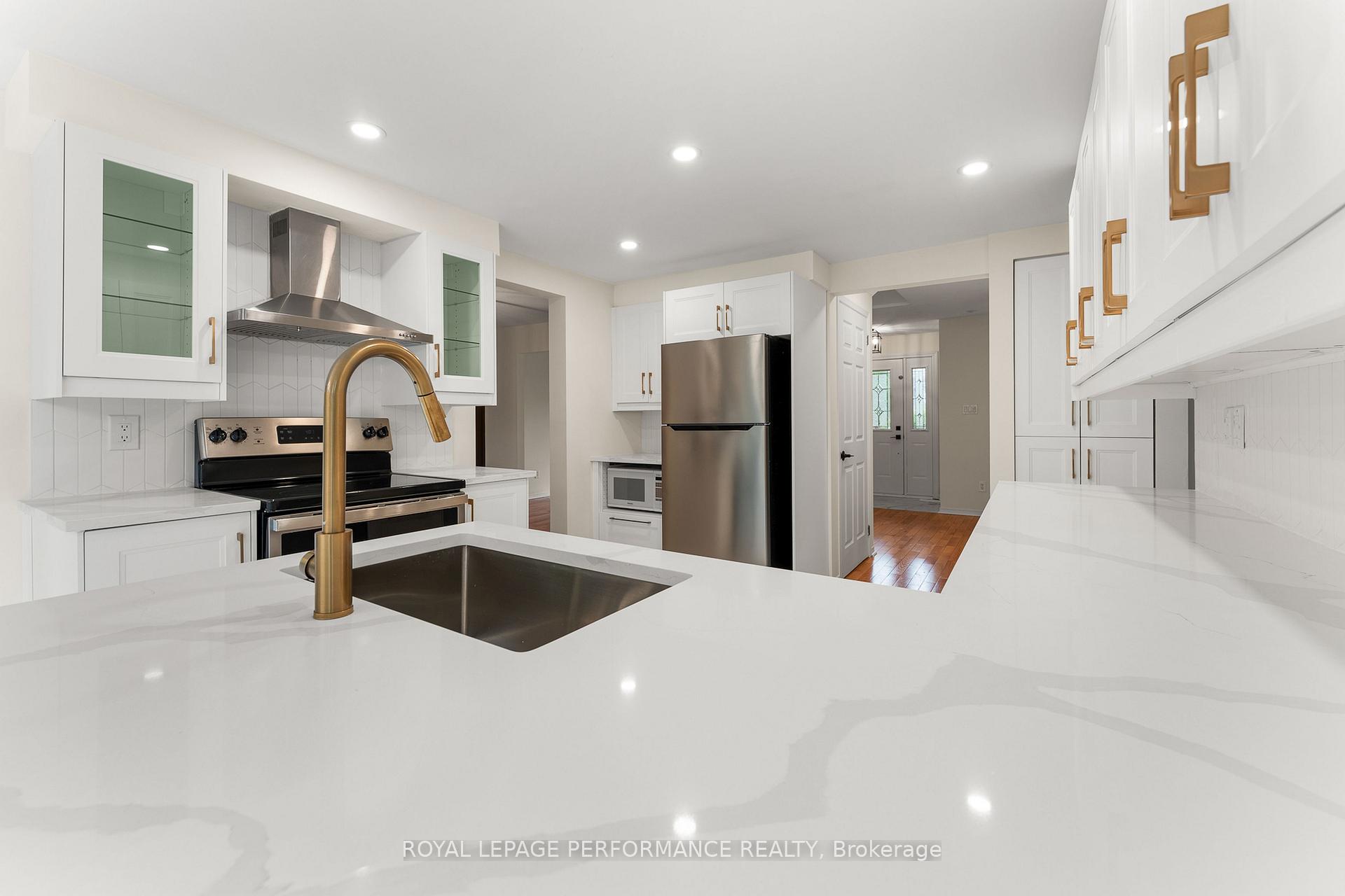 Photo 8 of 215 Walden Drive, Ottawa, Kanata - Kanata Lakes/Heritage Hills — HOMEH