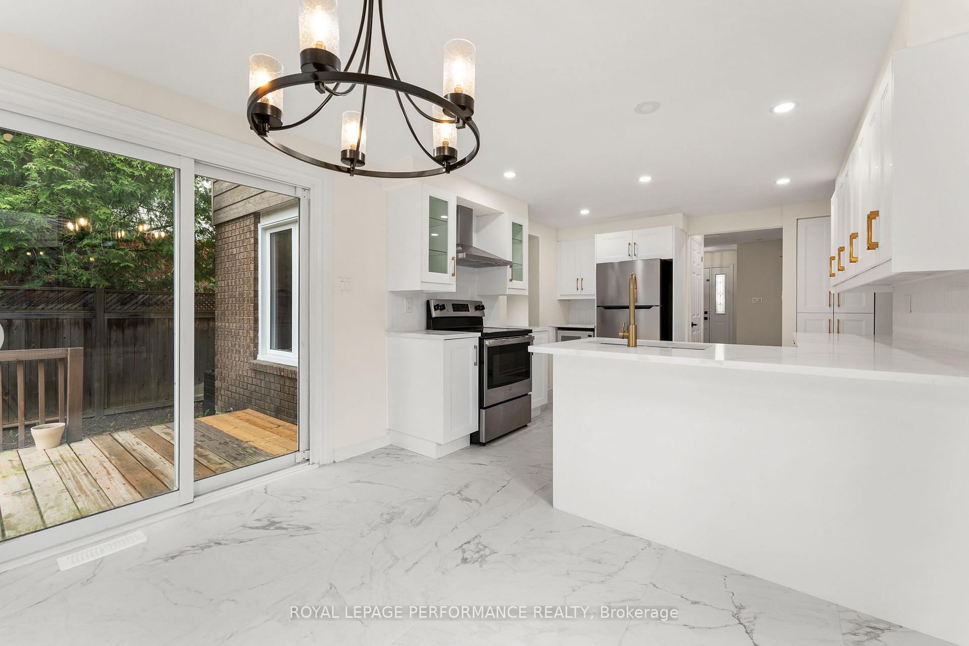 Photo 10 of 215 Walden Drive, Ottawa, Kanata - Kanata Lakes/Heritage Hills — HOMEH