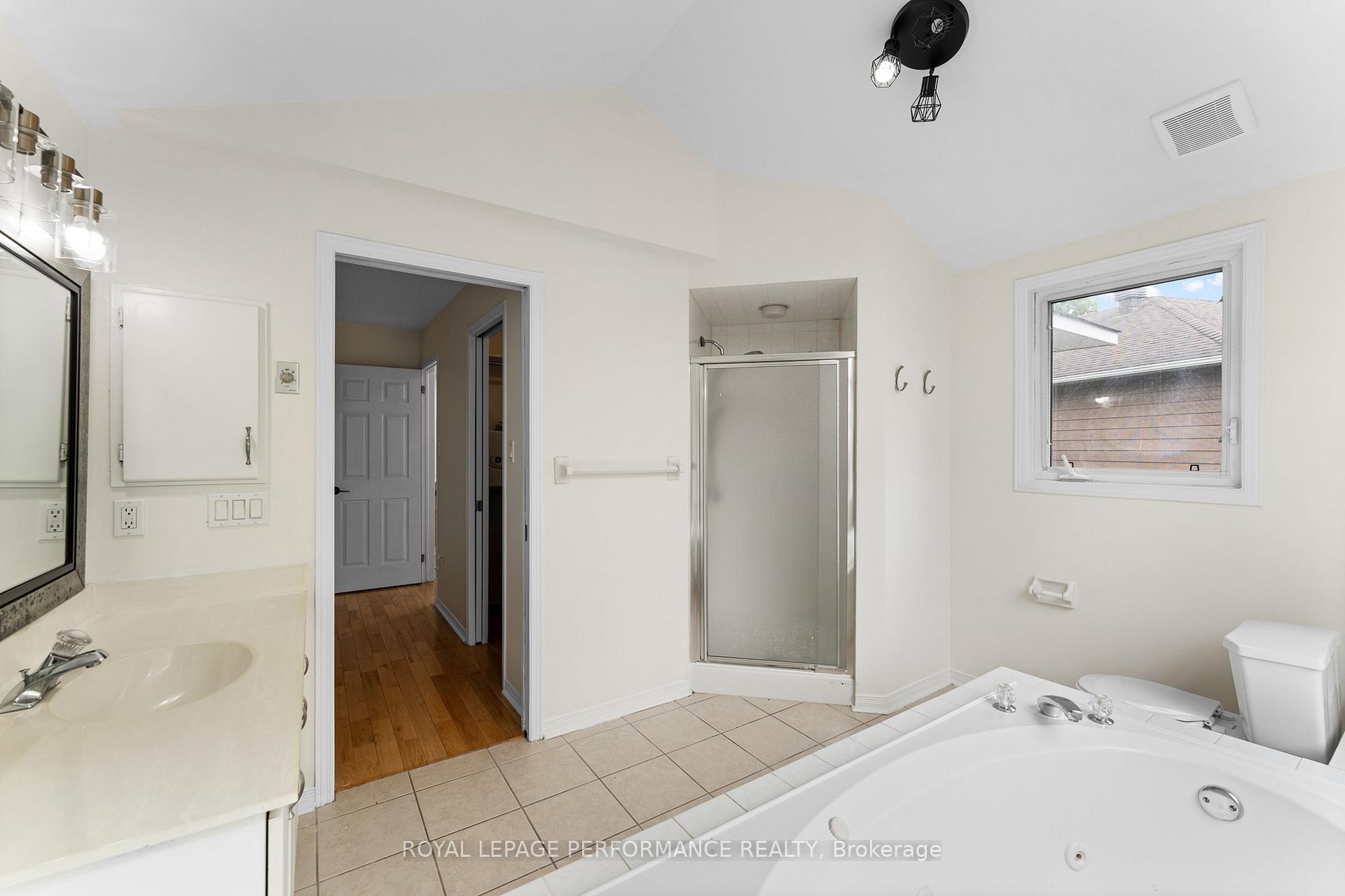 Photo 25 of 215 Walden Drive, Ottawa, Kanata - Kanata Lakes/Heritage Hills — HOMEH