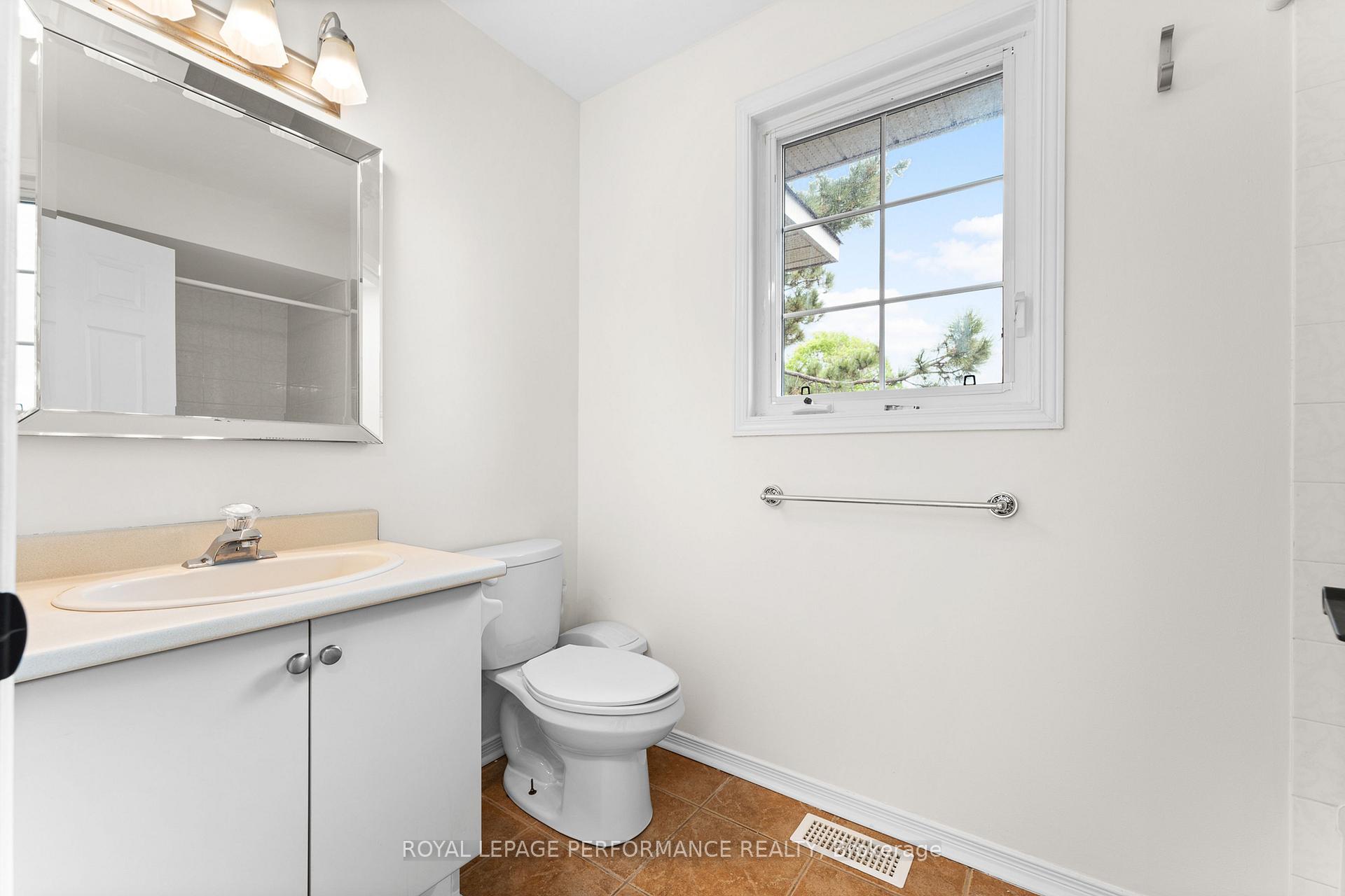 Photo 29 of 215 Walden Drive, Ottawa, Kanata - Kanata Lakes/Heritage Hills — HOMEH