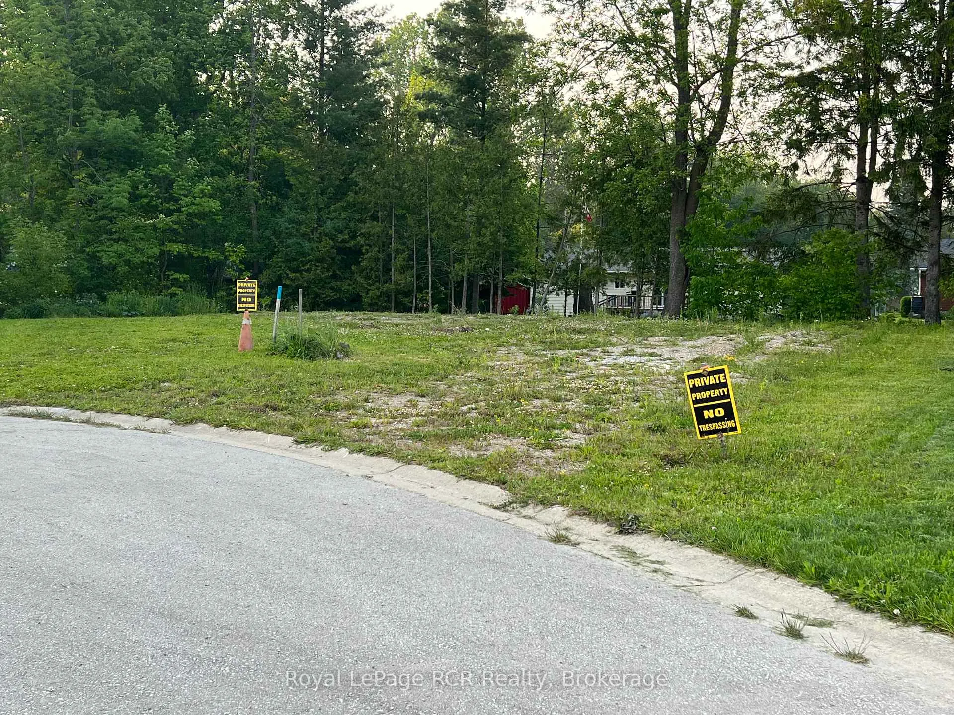 Photo 3 of 48 Gordon Crescent, Meaford — HOMEH
