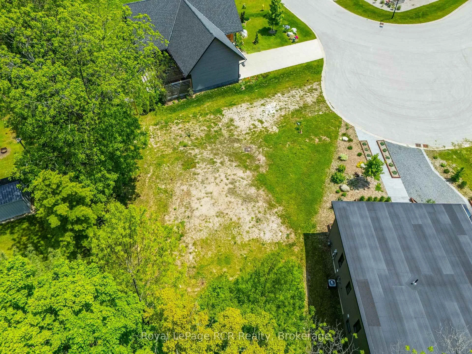 Photo 5 of 48 Gordon Crescent, Meaford — HOMEH