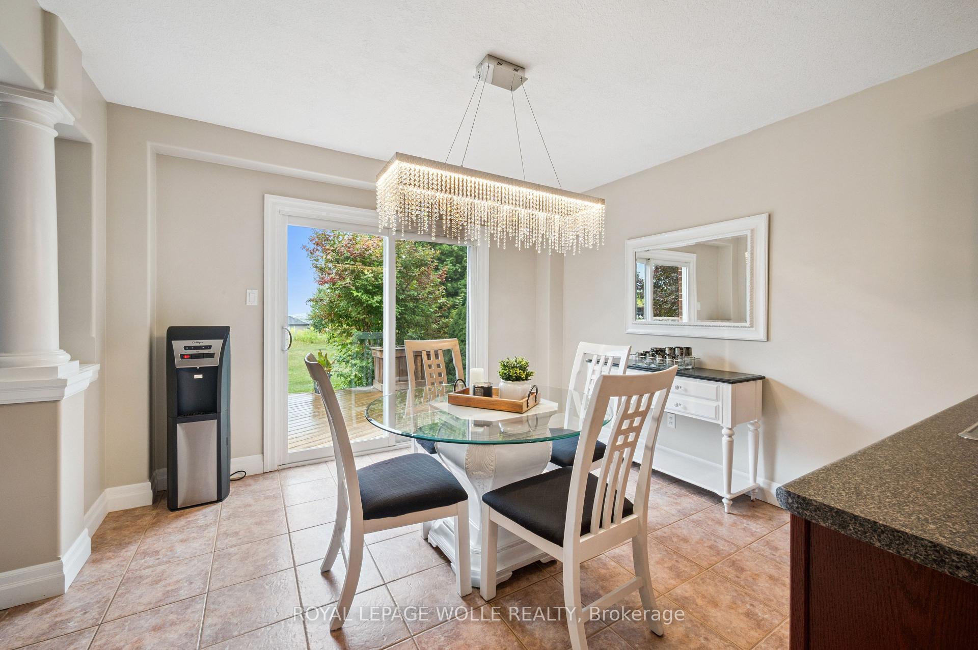 Photo 12 of 957 Banffshire Court, Kitchener — HOMEH