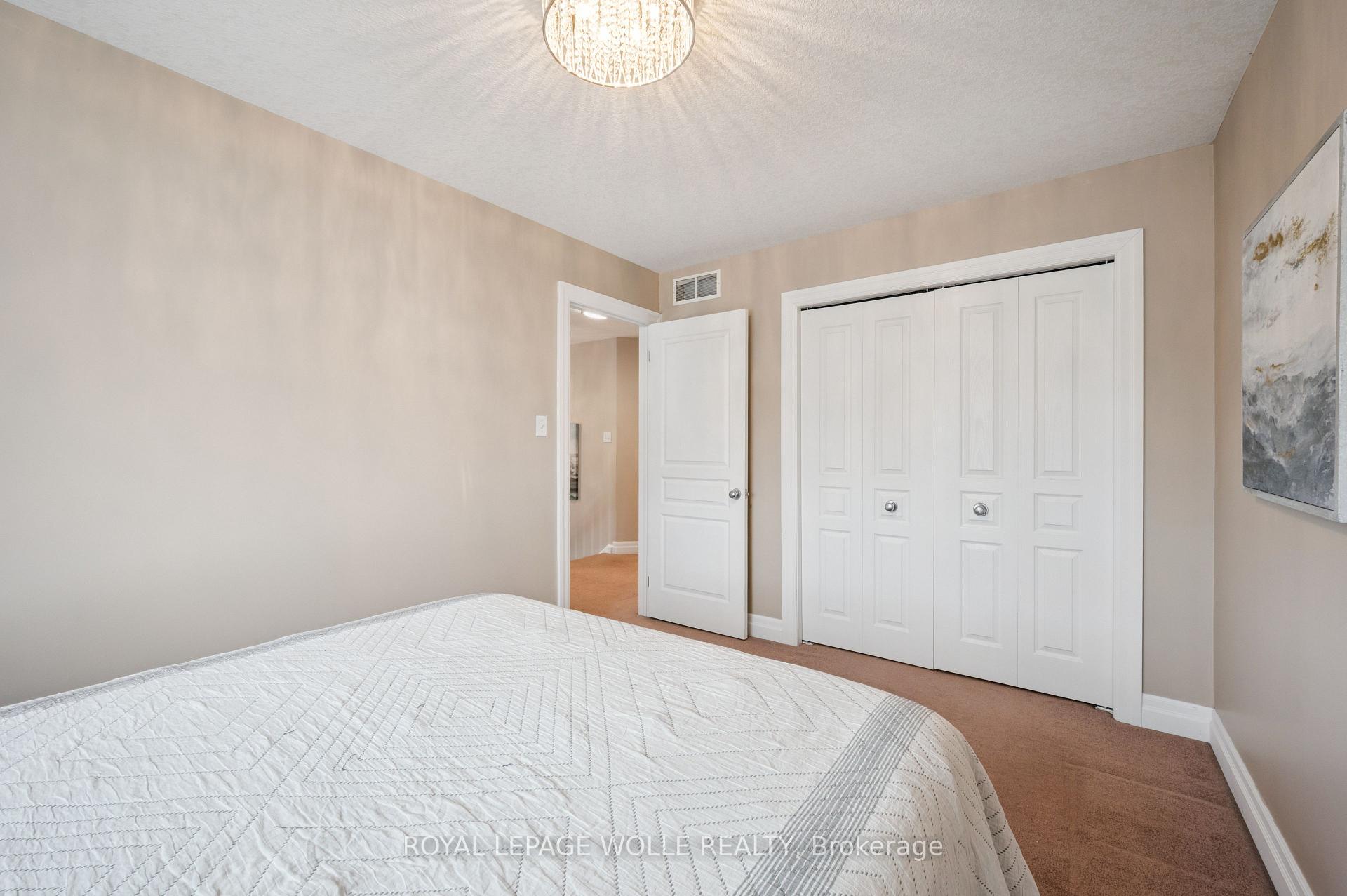 Photo 20 of 957 Banffshire Court, Kitchener — HOMEH