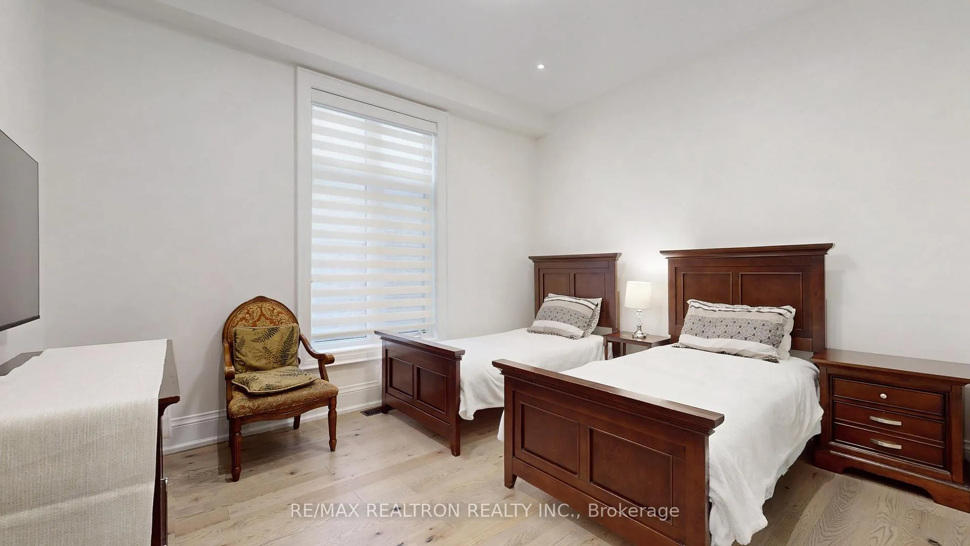 Photo 19 of 24 Hogan Court, King, King City — HOMEH