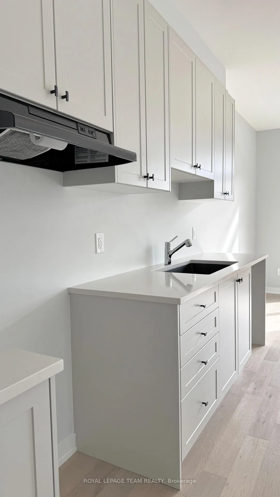 Photo 5 of 122 Tonic Crescent, Ottawa, Kanata - Rural Kanata (Central) — HOMEH