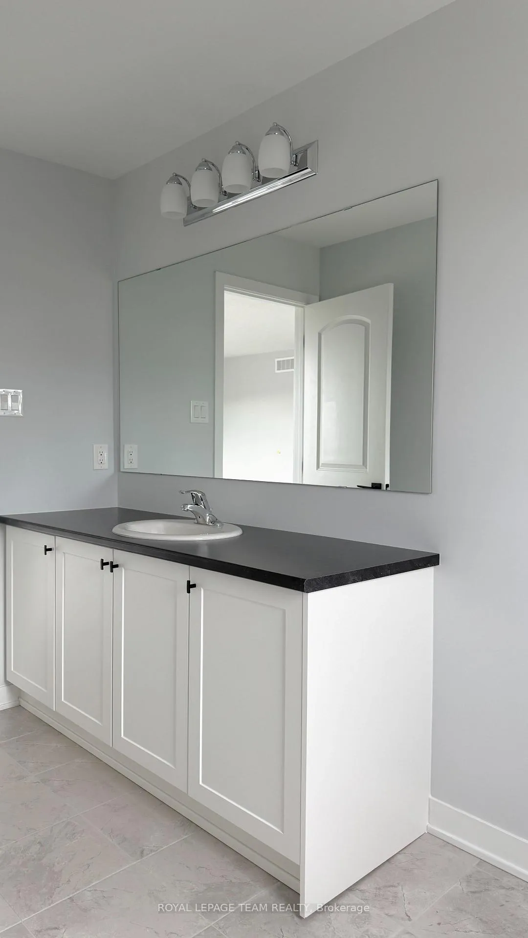 Photo 6 of 122 Tonic Crescent, Ottawa, Kanata - Rural Kanata (Central) — HOMEH