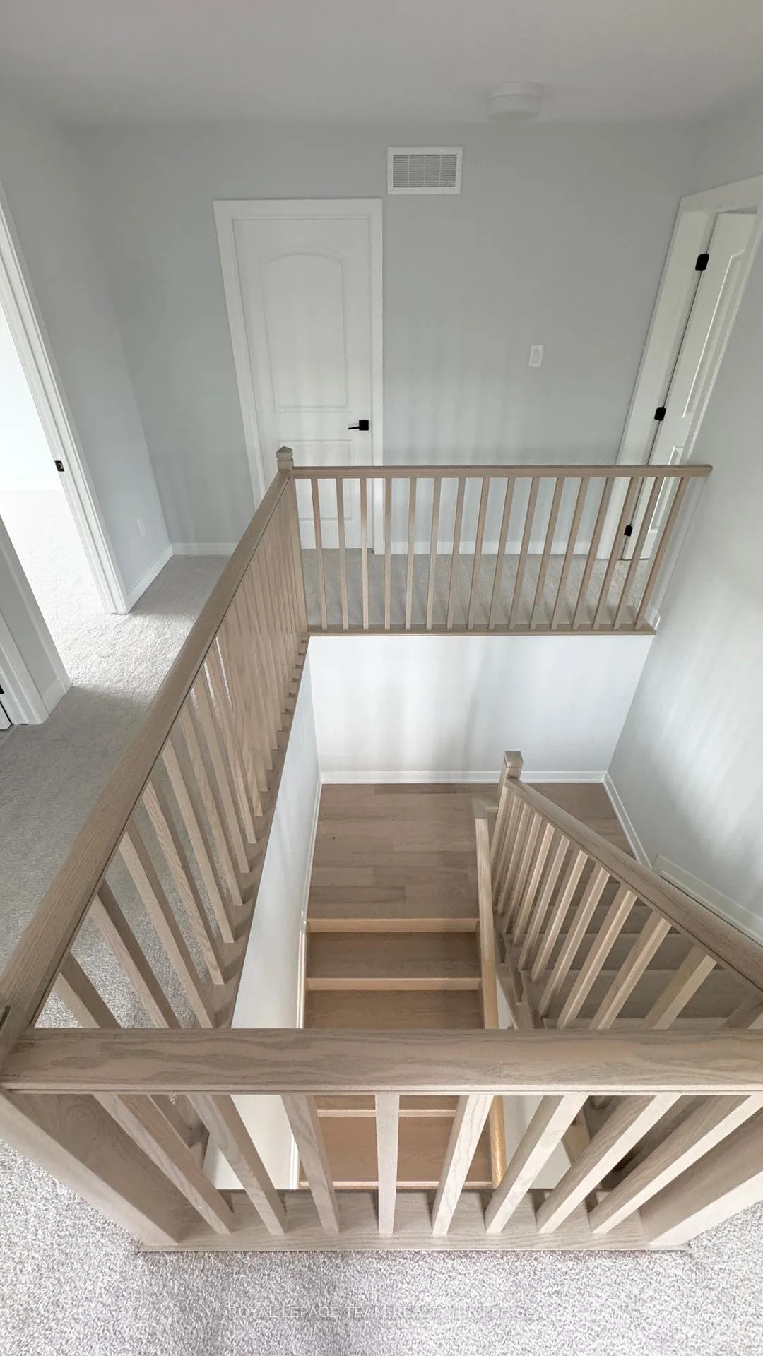 Photo 9 of 122 Tonic Crescent, Ottawa, Kanata - Rural Kanata (Central) — HOMEH