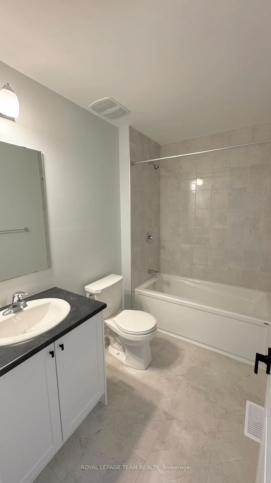 Photo 10 of 122 Tonic Crescent, Ottawa, Kanata - Rural Kanata (Central) — HOMEH