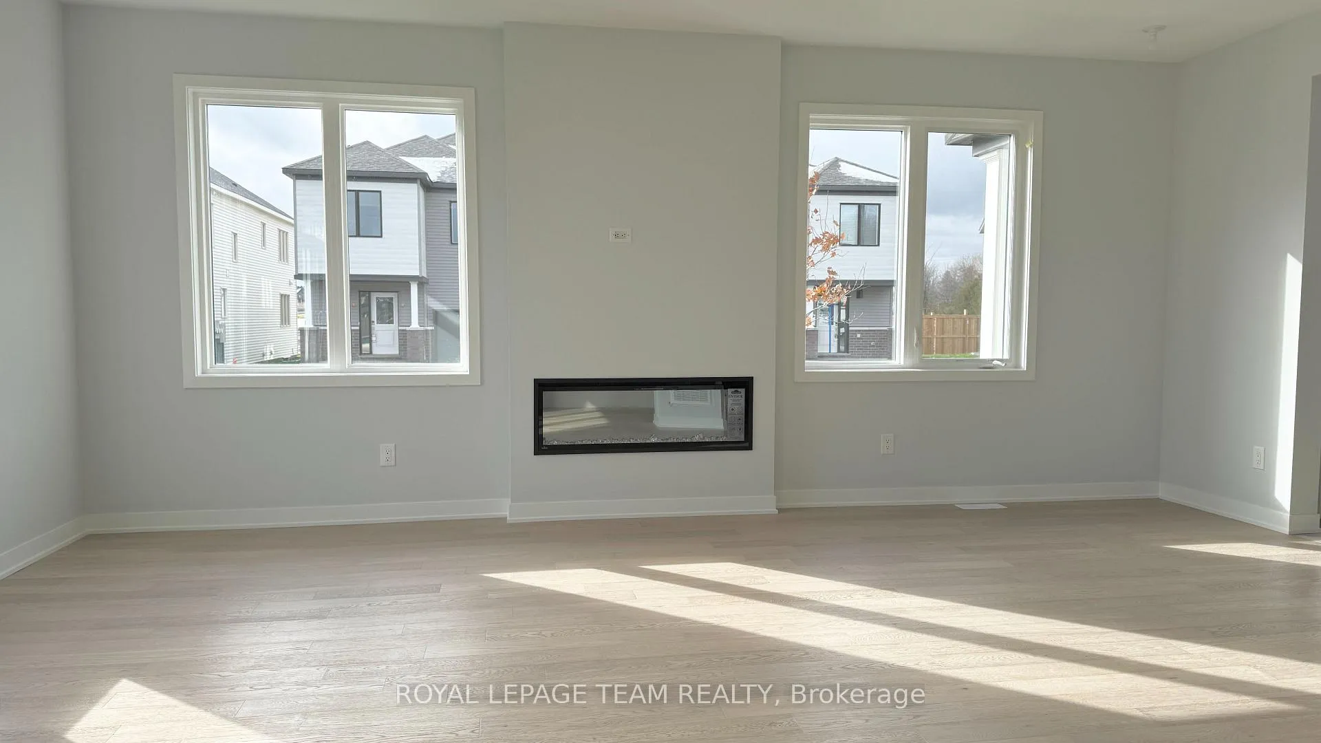 Photo 16 of 122 Tonic Crescent, Ottawa, Kanata - Rural Kanata (Central) — HOMEH