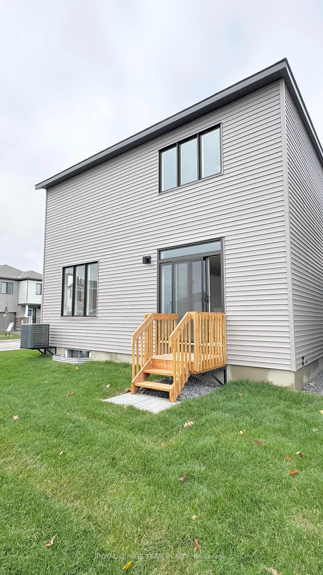 Photo 24 of 122 Tonic Crescent, Ottawa, Kanata - Rural Kanata (Central) — HOMEH