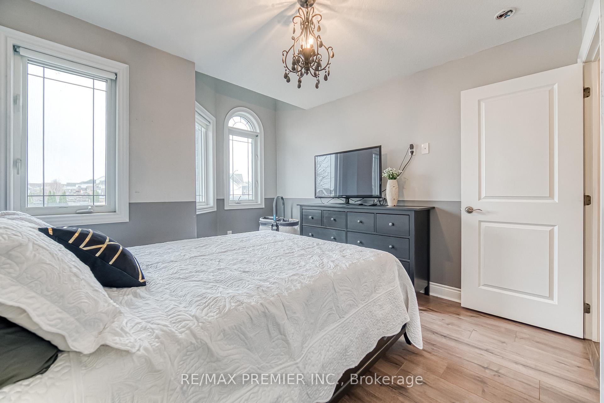 Photo 24 of 1878 Lamstone Street, Innisfil, Alcona — HOMEH