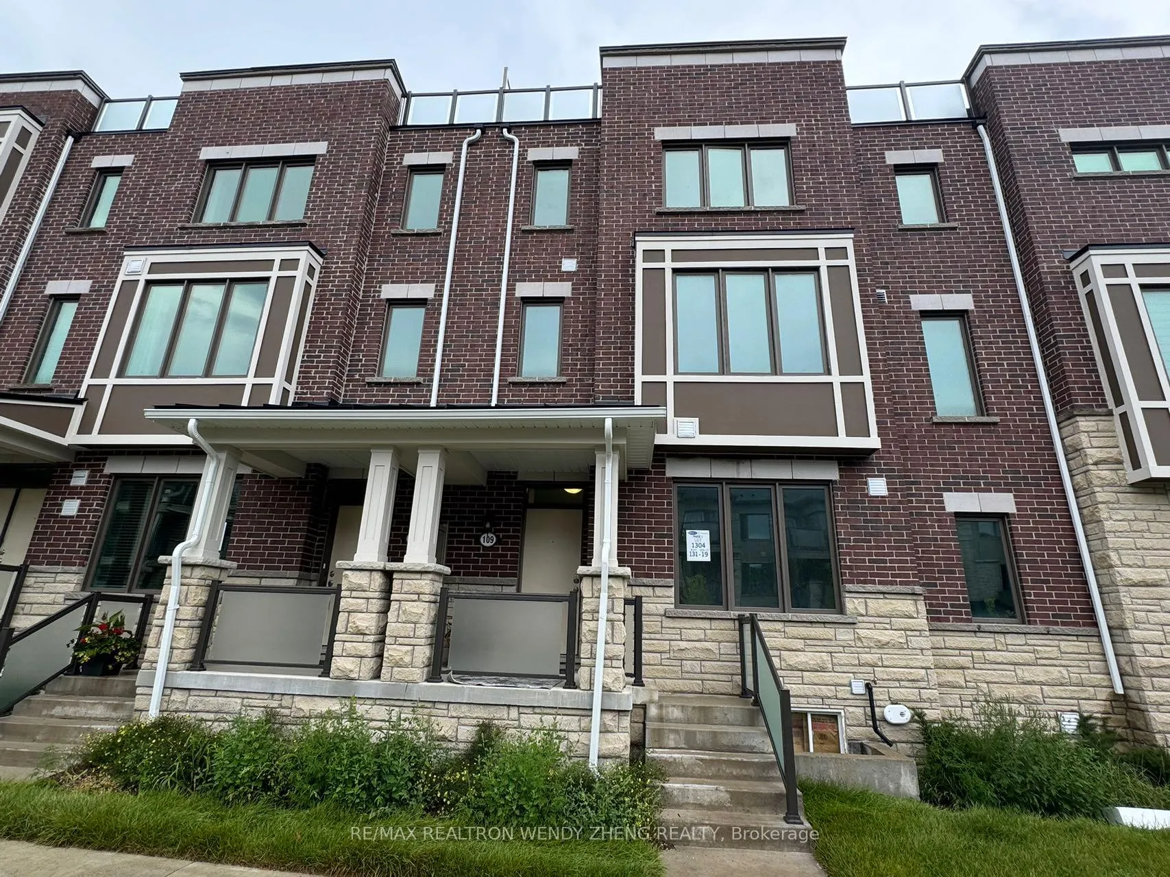 Photo 1 of 109 Thomas Frisby Jr Crescent, Markham, Victoria Square — HOMEH