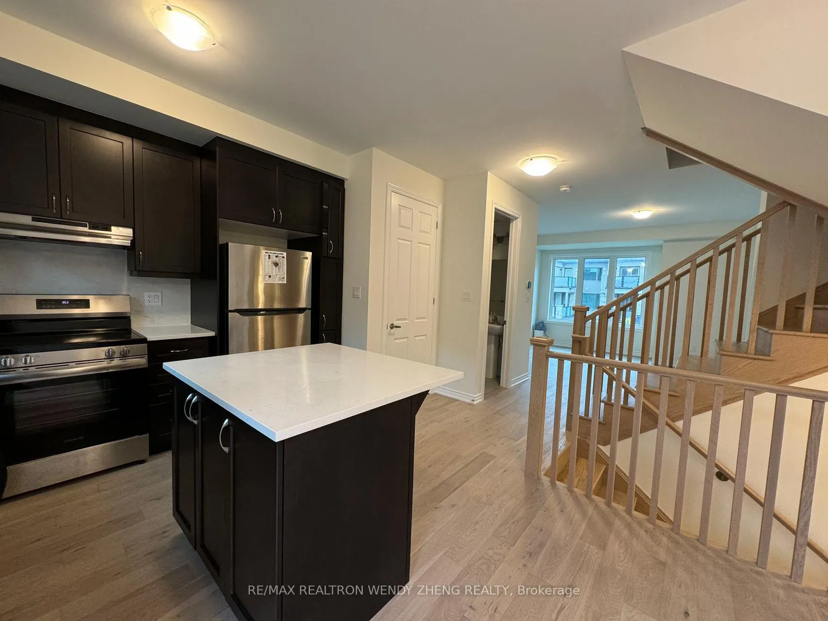 Photo 2 of 109 Thomas Frisby Jr Crescent, Markham, Victoria Square — HOMEH