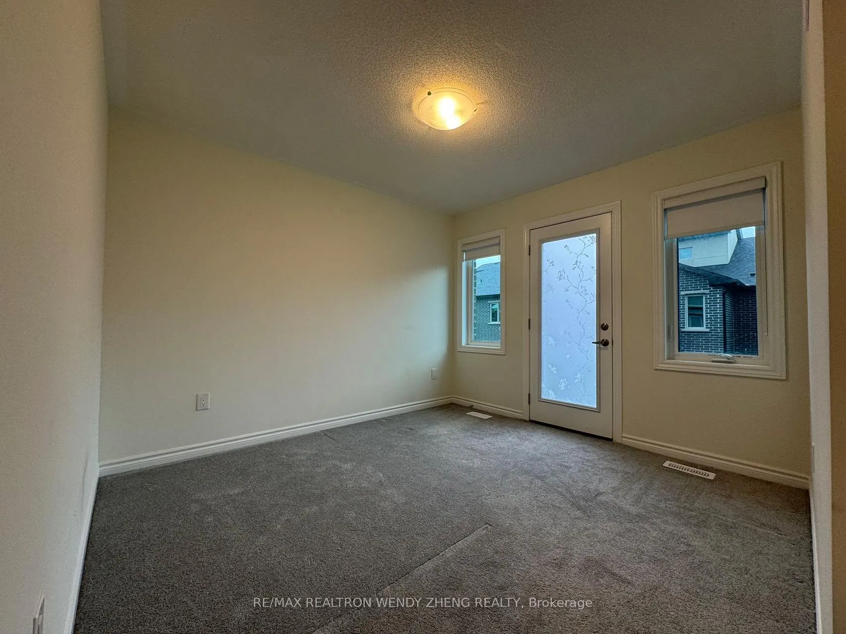 Photo 16 of 109 Thomas Frisby Jr Crescent, Markham, Victoria Square — HOMEH