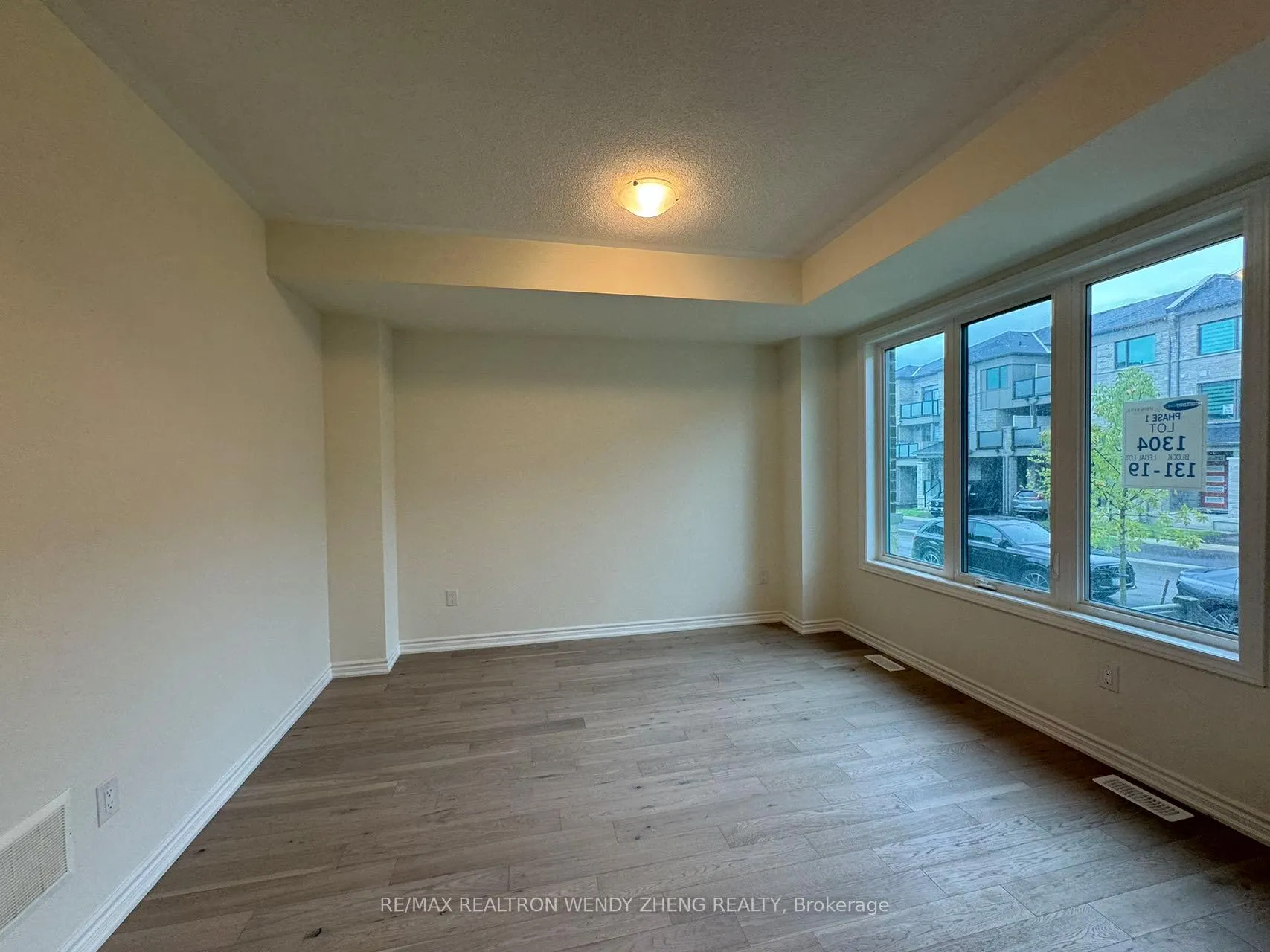 Photo 20 of 109 Thomas Frisby Jr Crescent, Markham, Victoria Square — HOMEH