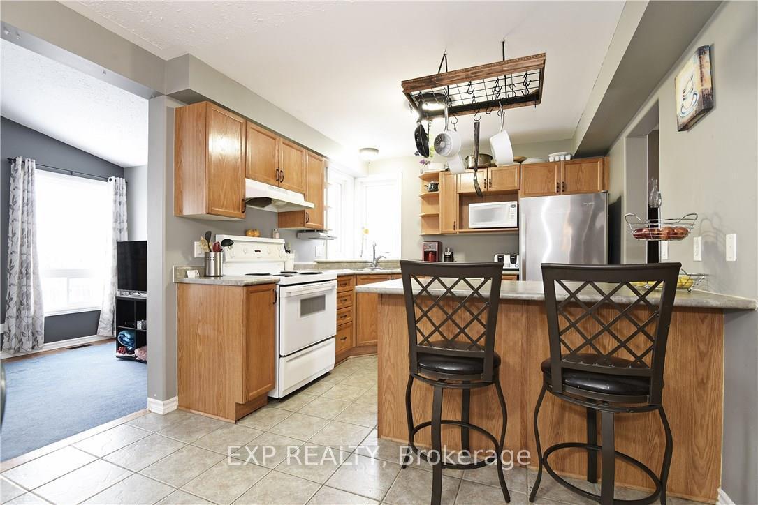 Photo 7 of 10 Woliston Crescent, Ottawa, Kanata - Morgan's Grant/South March — HOMEH