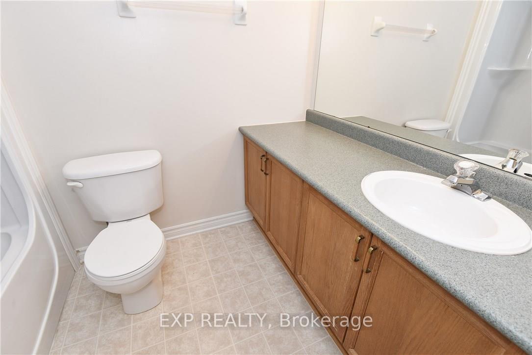 Photo 15 of 10 Woliston Crescent, Ottawa, Kanata - Morgan's Grant/South March — HOMEH