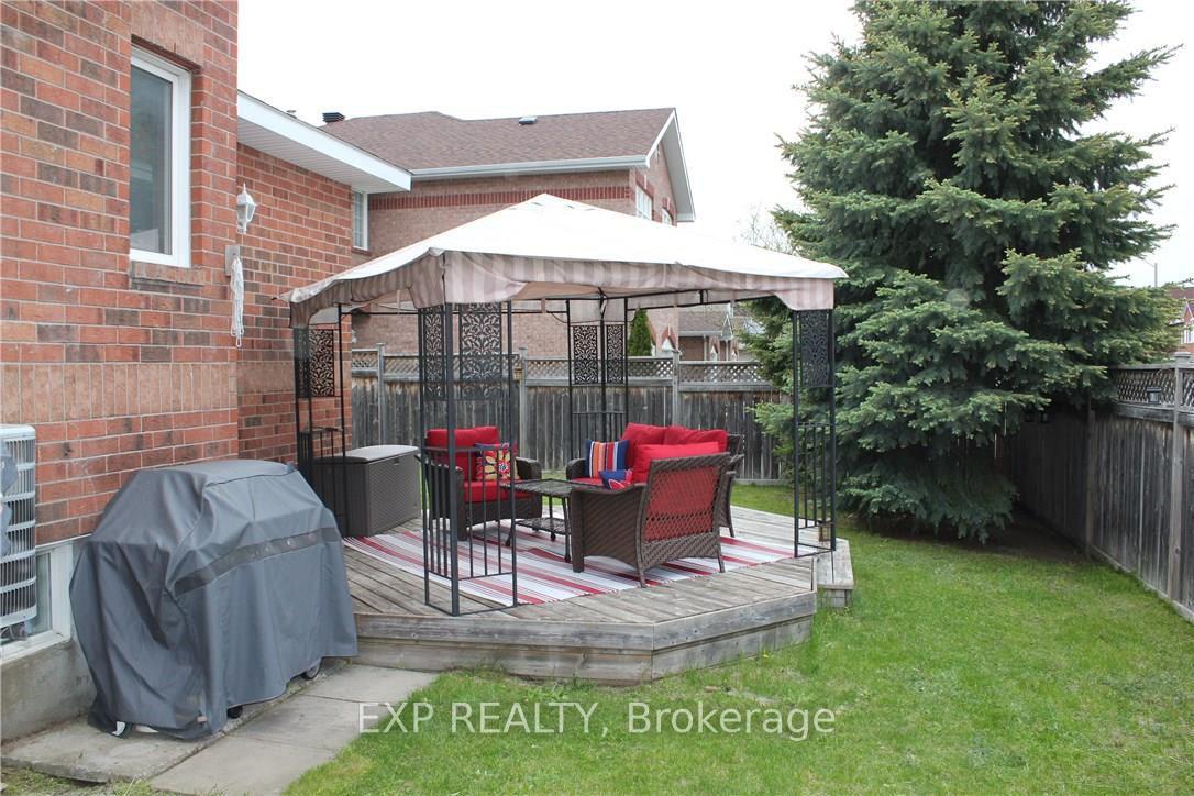 Photo 21 of 10 Woliston Crescent, Ottawa, Kanata - Morgan's Grant/South March — HOMEH