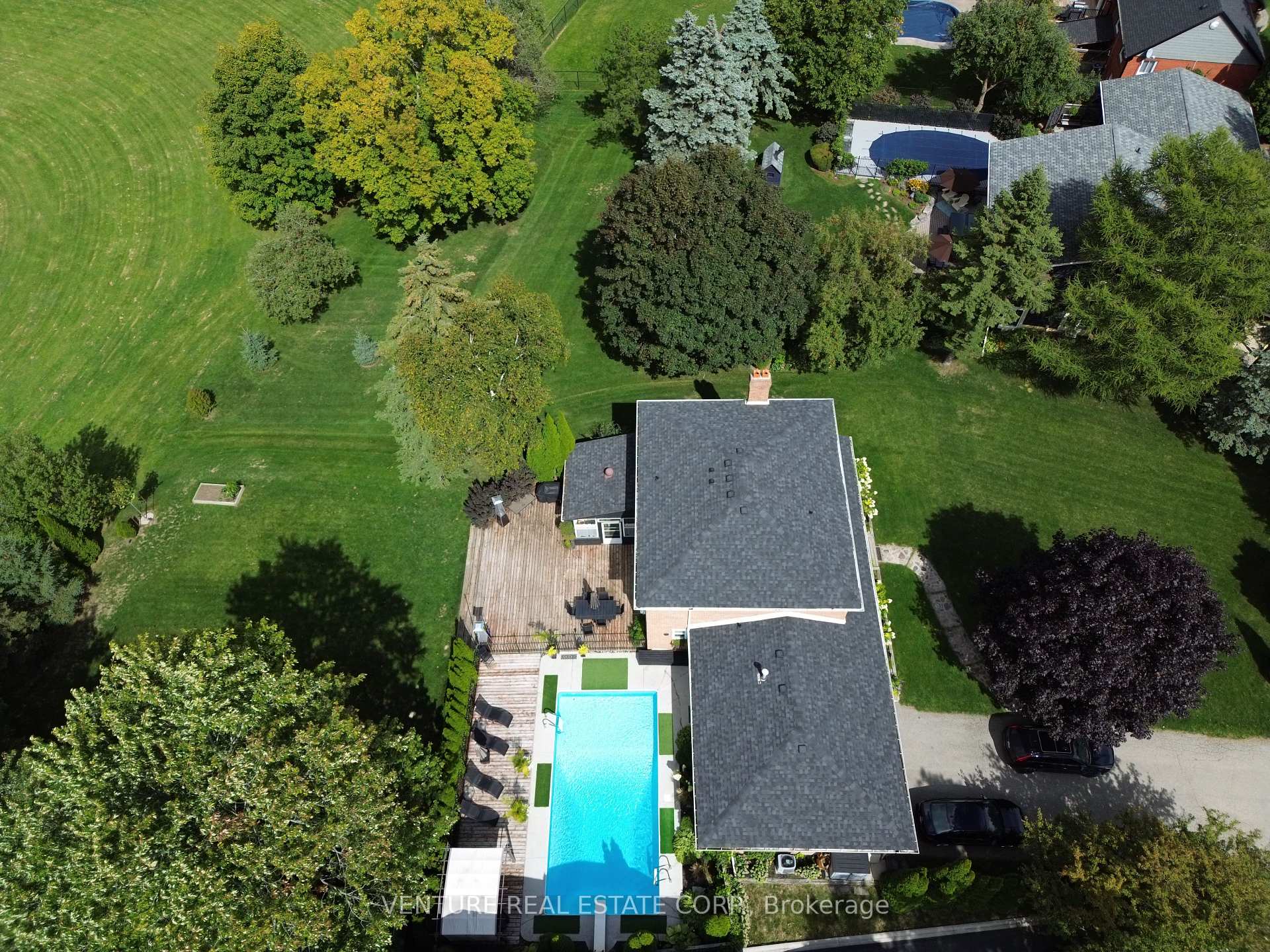 Photo 5 of 162 Western Avenue, King, Schomberg — HOMEH