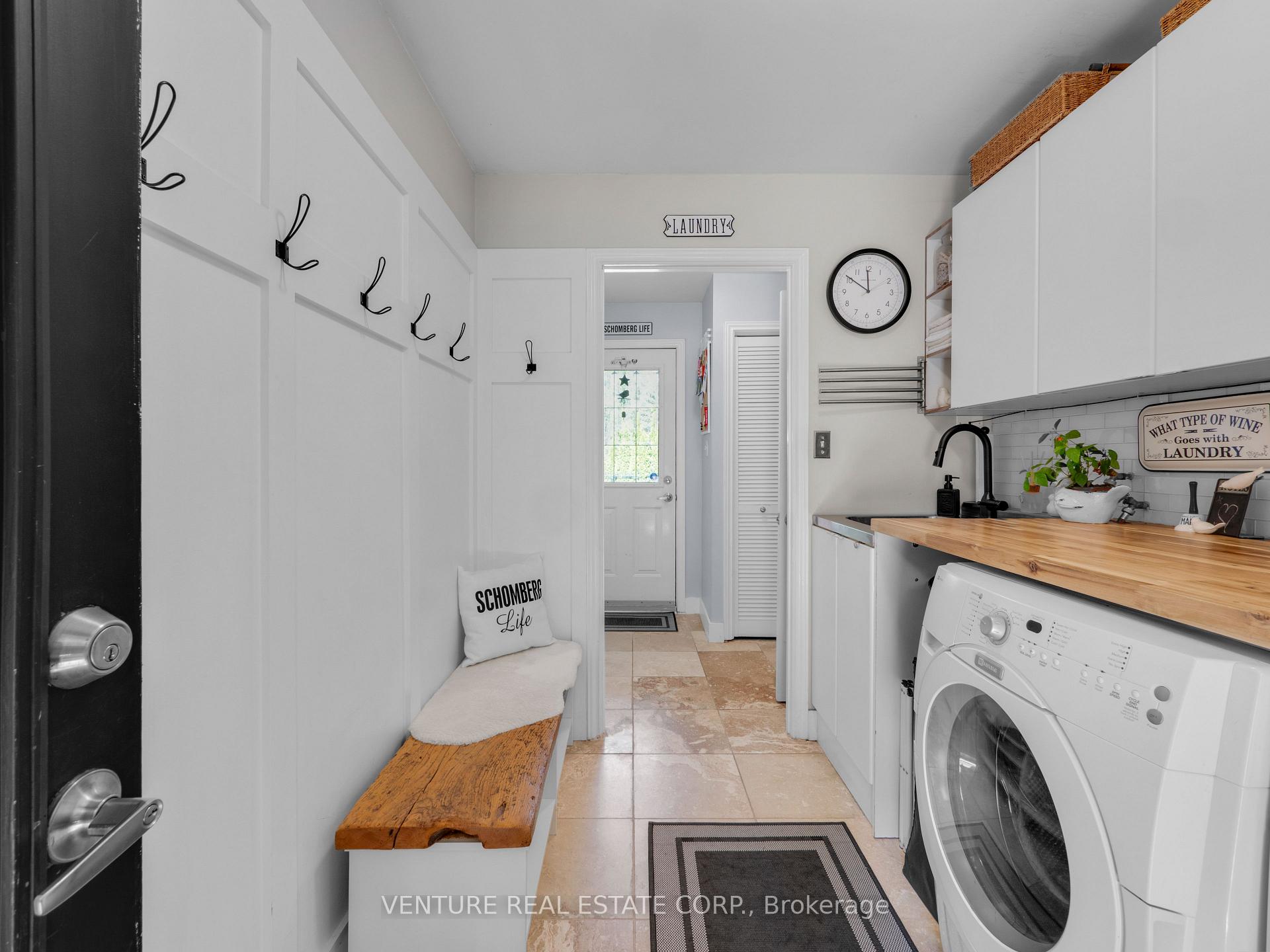 Photo 9 of 162 Western Avenue, King, Schomberg — HOMEH