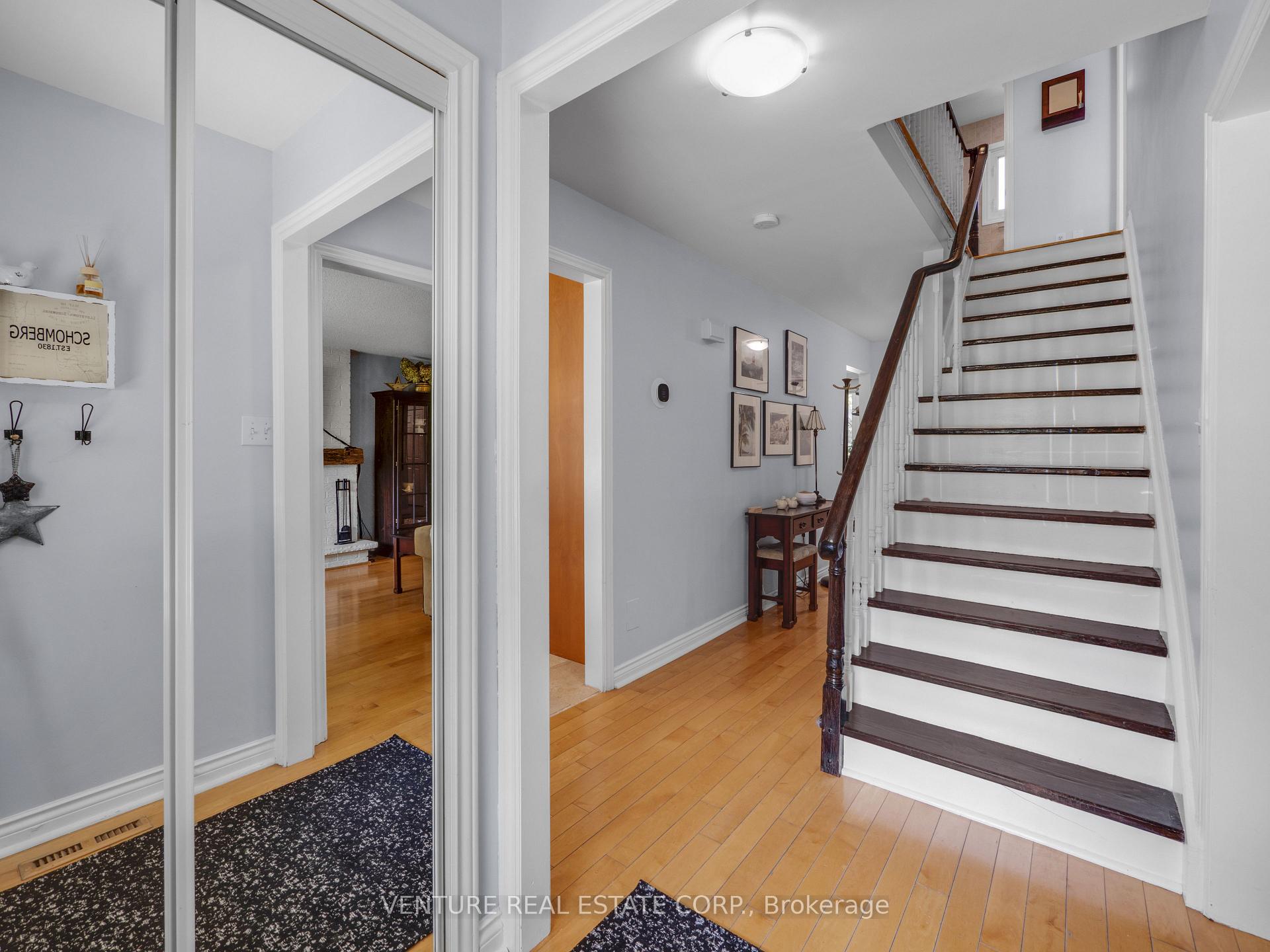 Photo 12 of 162 Western Avenue, King, Schomberg — HOMEH