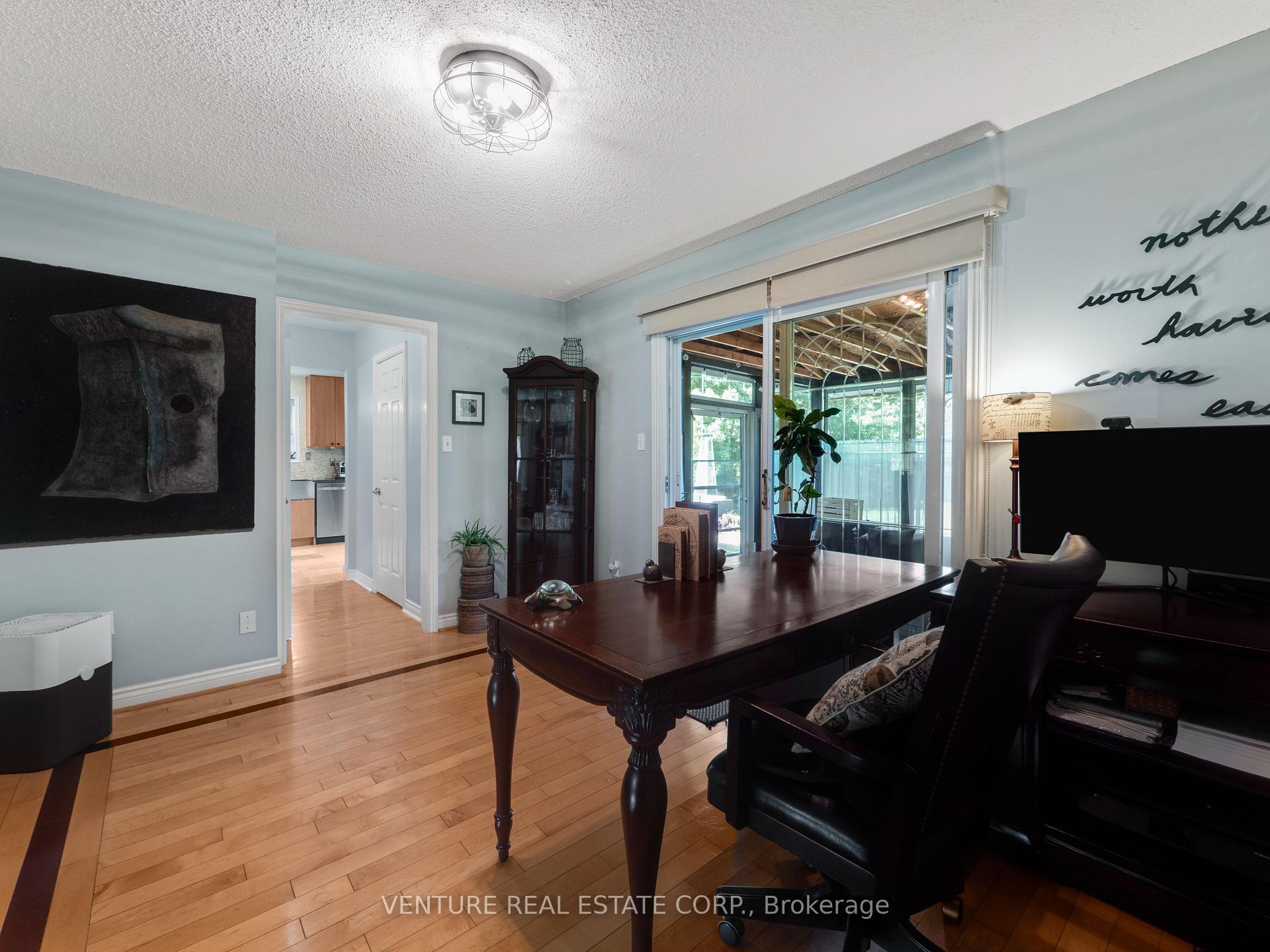 Photo 14 of 162 Western Avenue, King, Schomberg — HOMEH