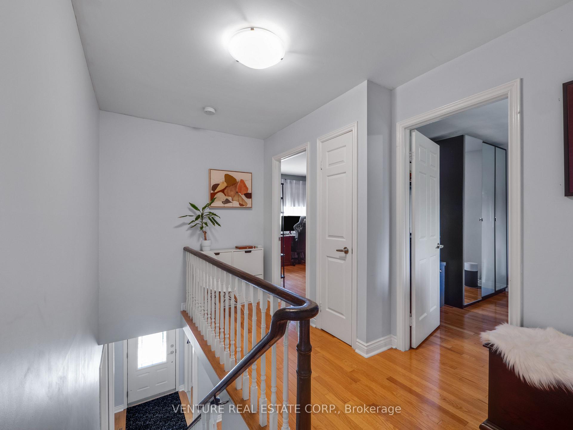Photo 16 of 162 Western Avenue, King, Schomberg — HOMEH