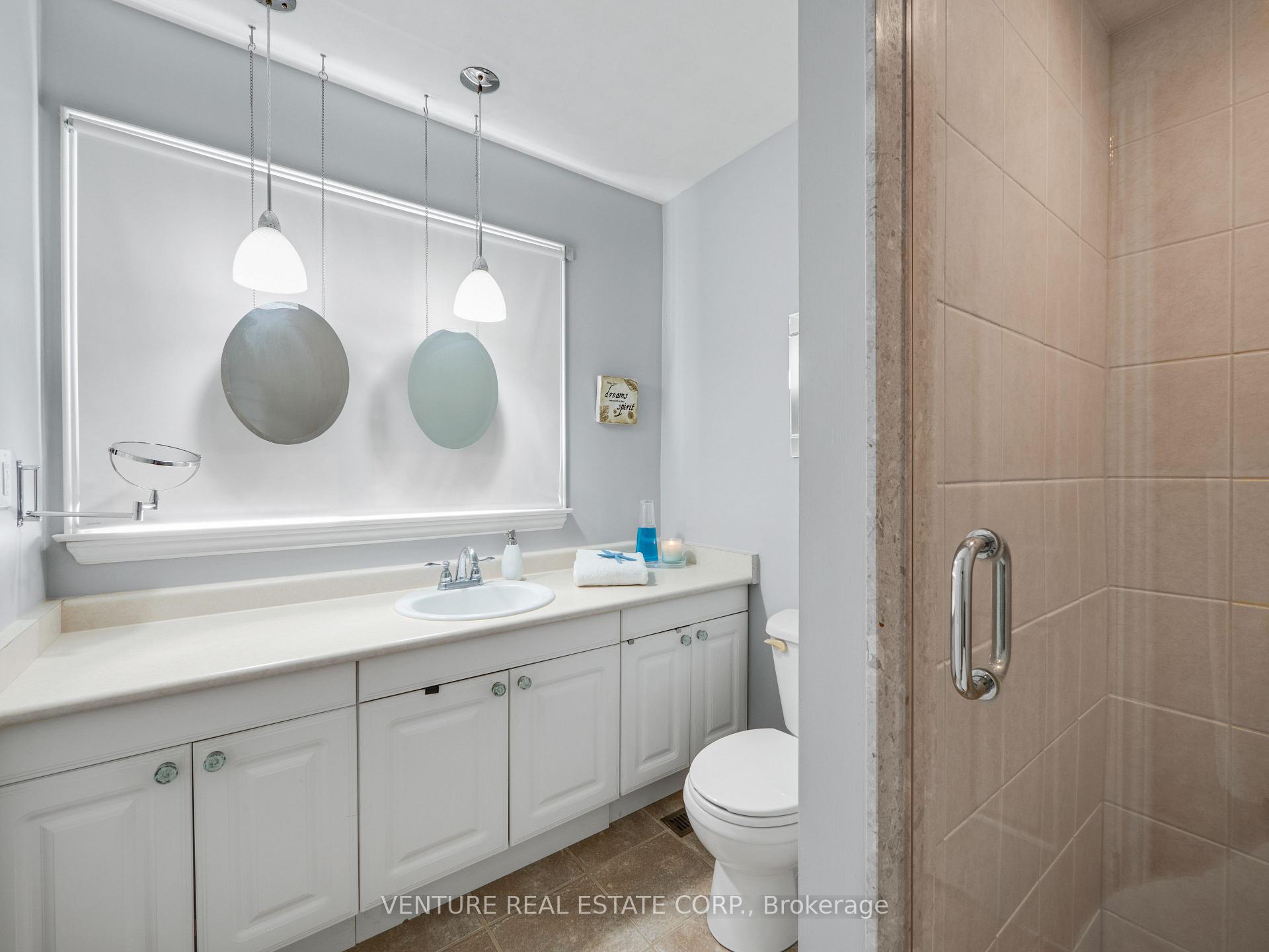 Photo 18 of 162 Western Avenue, King, Schomberg — HOMEH