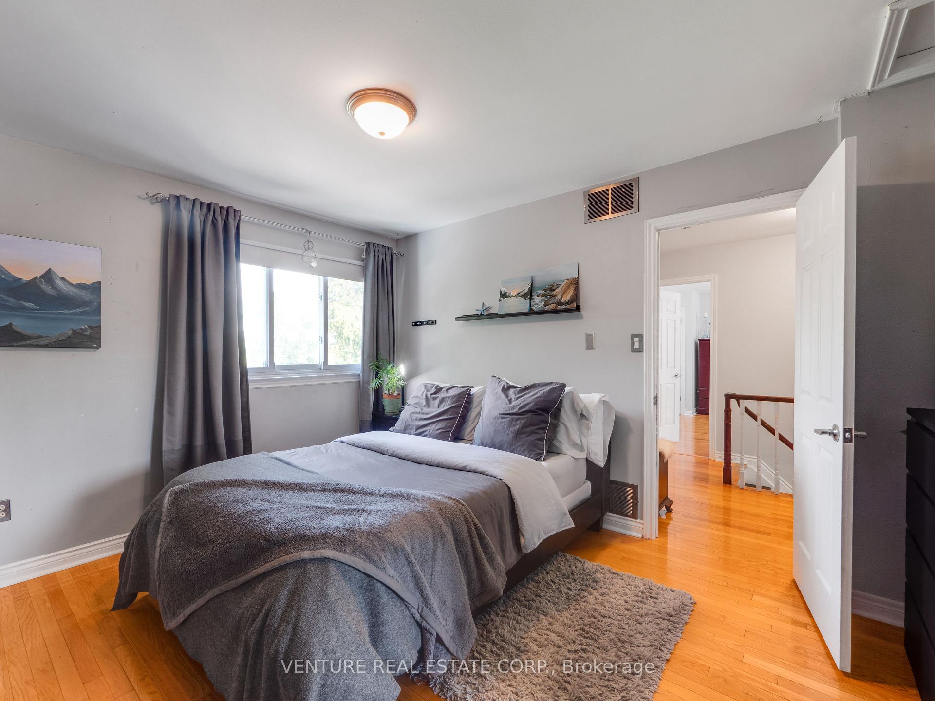Photo 19 of 162 Western Avenue, King, Schomberg — HOMEH