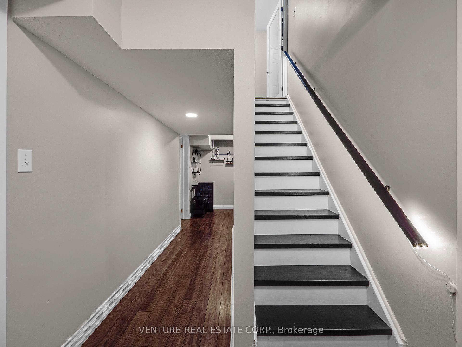 Photo 22 of 162 Western Avenue, King, Schomberg — HOMEH
