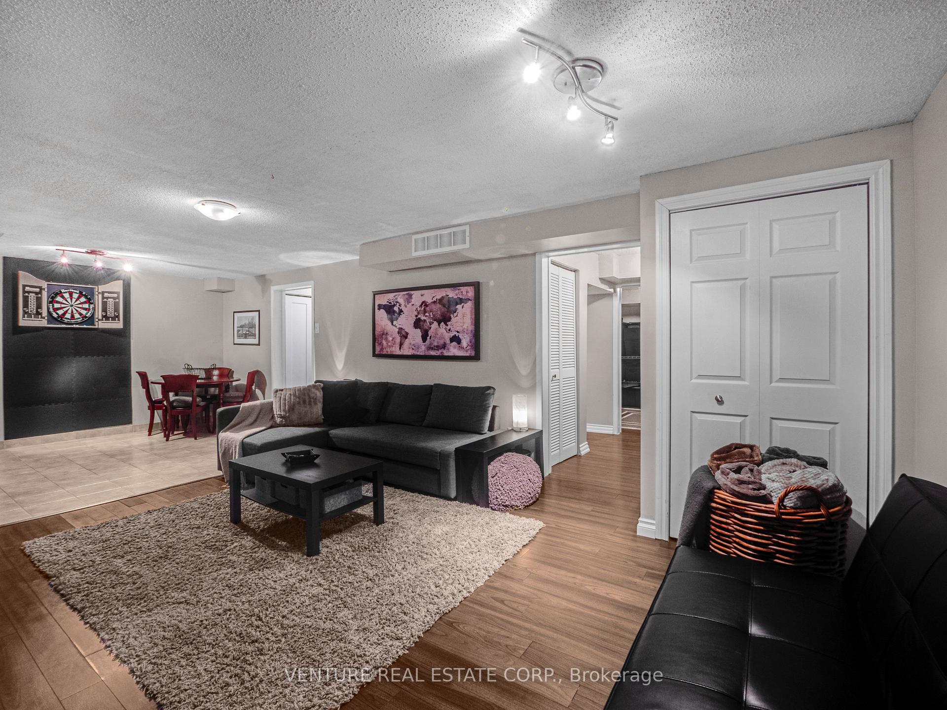Photo 23 of 162 Western Avenue, King, Schomberg — HOMEH