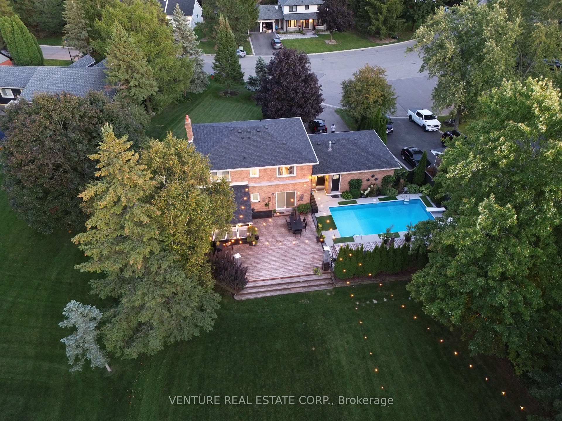 Photo 31 of 162 Western Avenue, King, Schomberg — HOMEH
