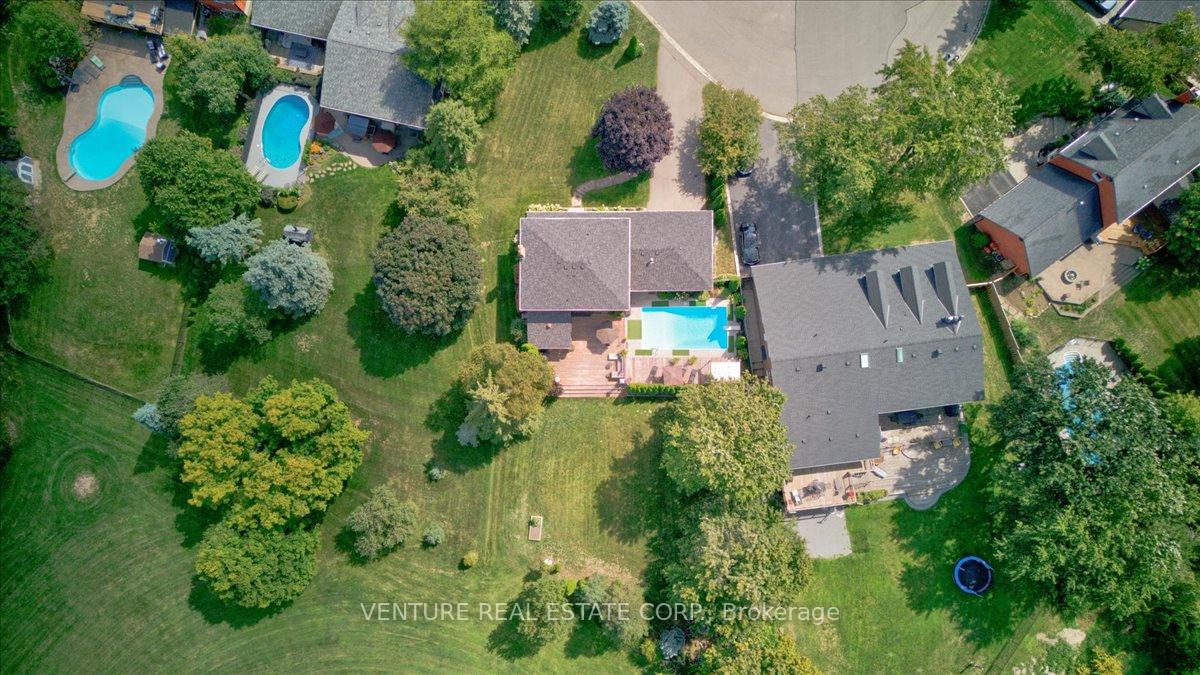 Photo 36 of 162 Western Avenue, King, Schomberg — HOMEH