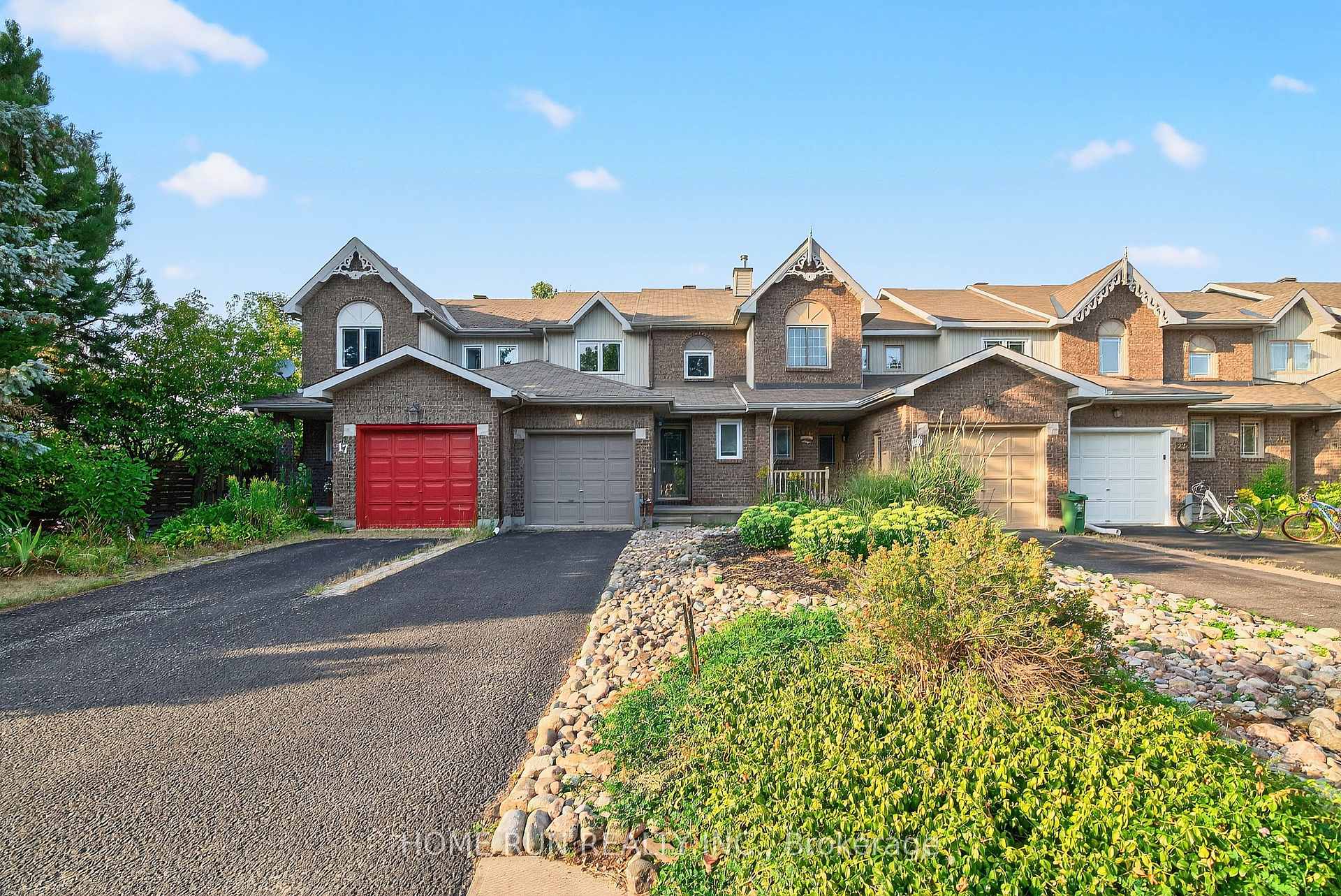 Photo 2 of 19 Harrington Court, Ottawa, Kanata - Kanata Lakes/Heritage Hills — HOMEH