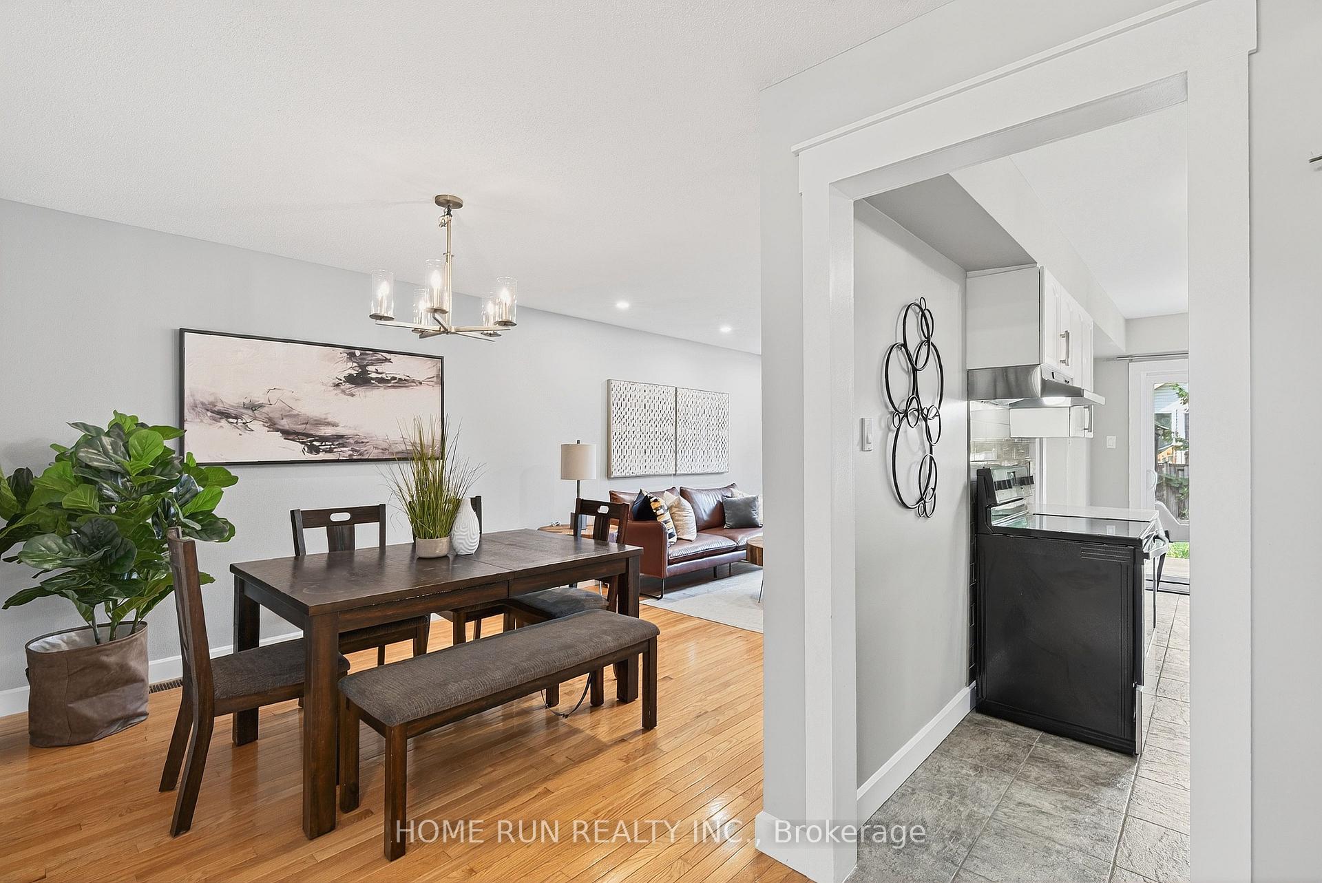 Photo 8 of 19 Harrington Court, Ottawa, Kanata - Kanata Lakes/Heritage Hills — HOMEH