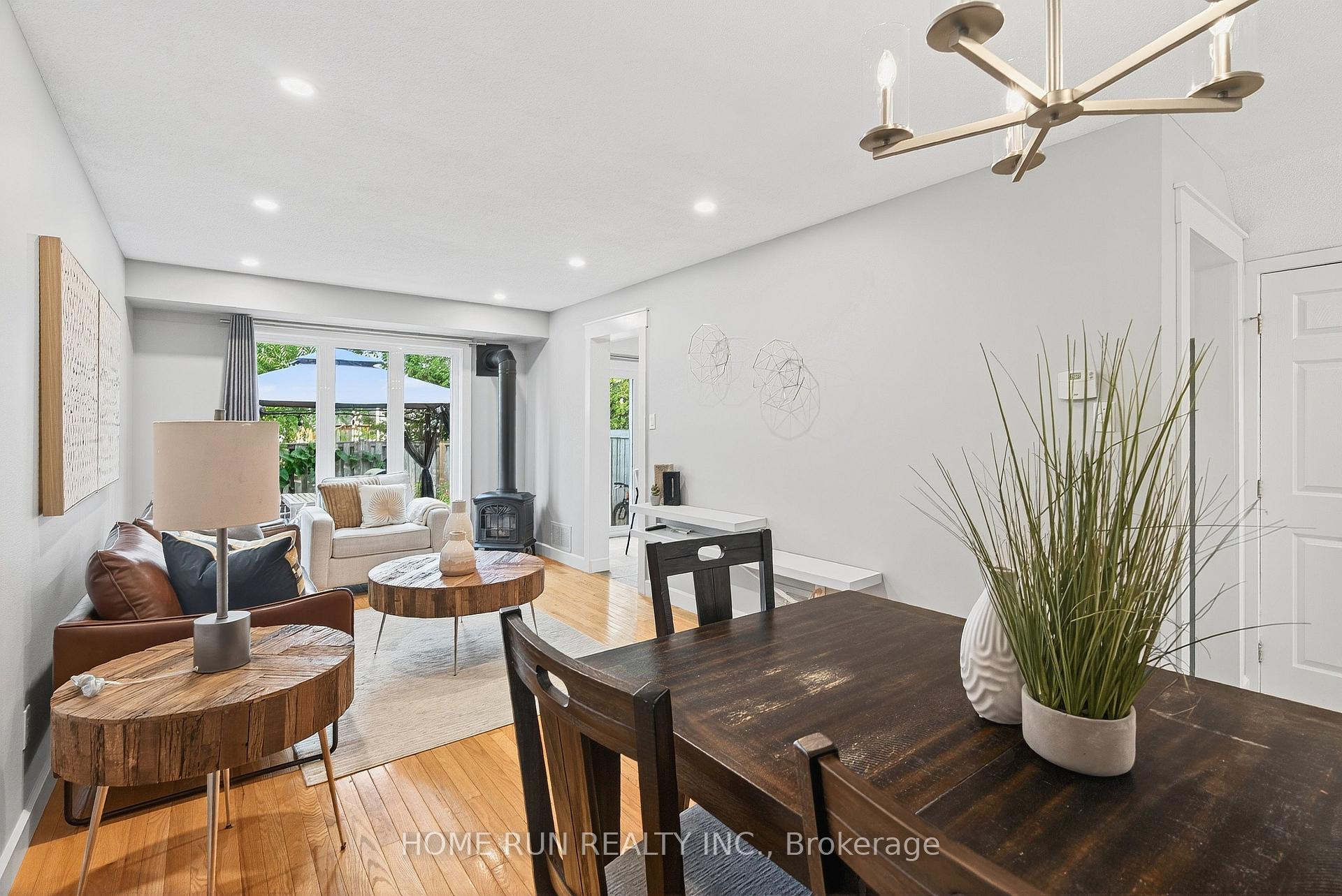 Photo 11 of 19 Harrington Court, Ottawa, Kanata - Kanata Lakes/Heritage Hills — HOMEH