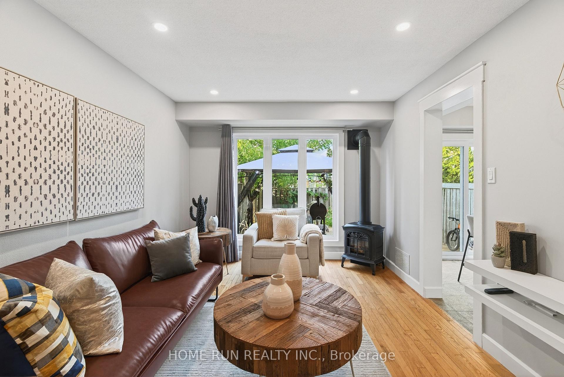 Photo 13 of 19 Harrington Court, Ottawa, Kanata - Kanata Lakes/Heritage Hills — HOMEH